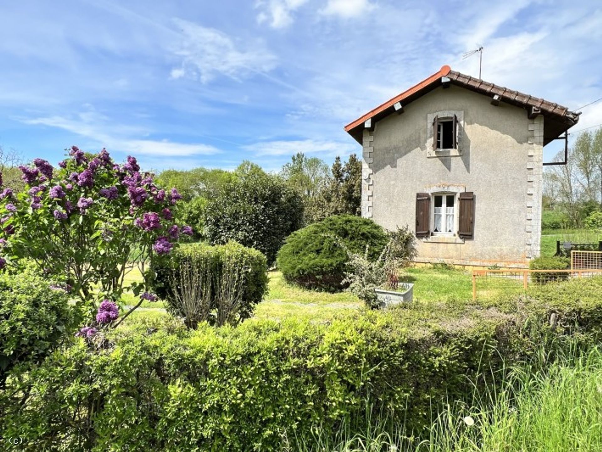 Hus i Champagne-Mouton, Nouvelle-Aquitaine 11853094