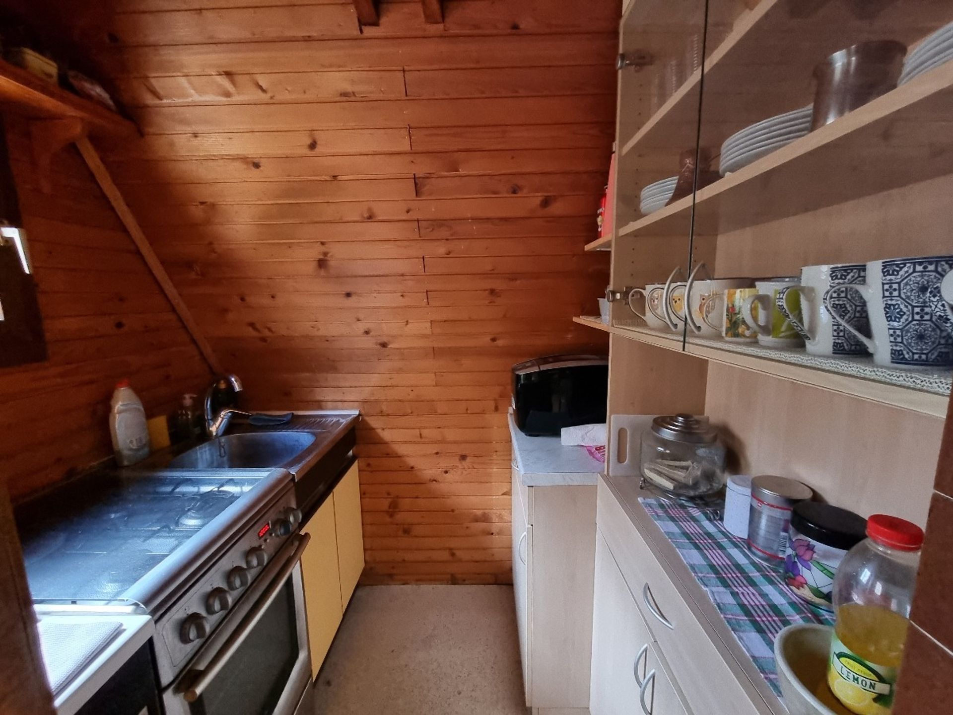 Sprzedaż detaliczna w Zagorje, Zagorje ob Savi 11854677