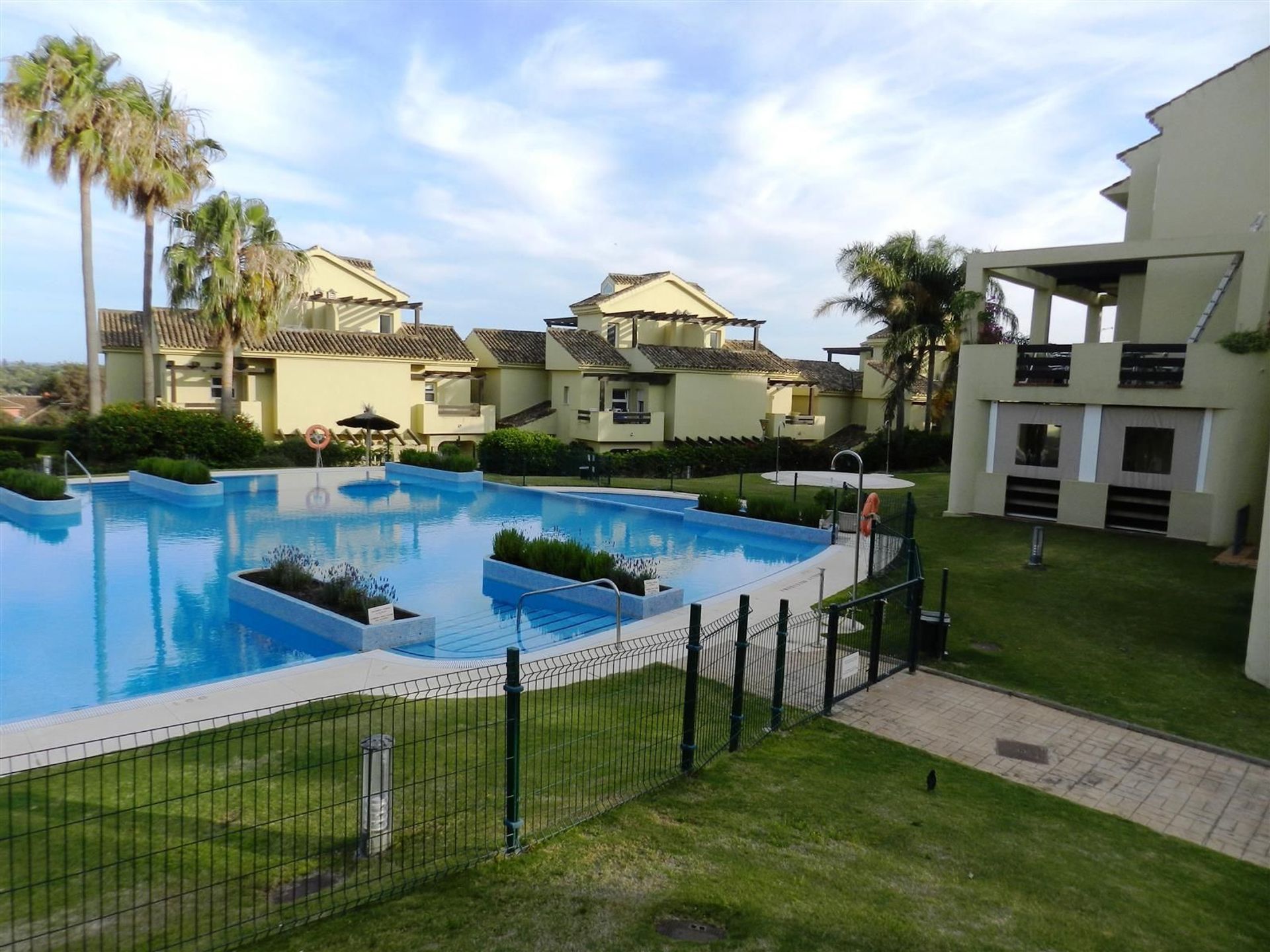 Condominium in San Roque, Andalucía 11857256