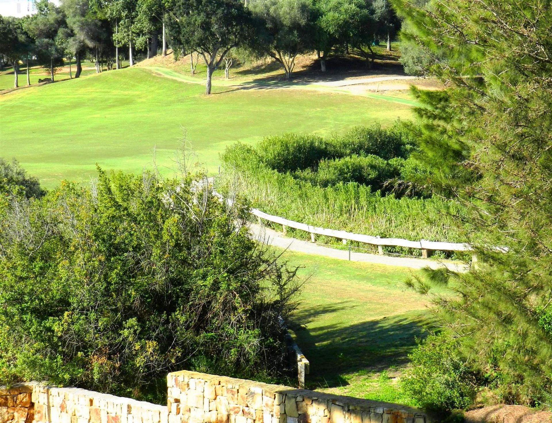 Condominium in San Roque, Andalucía 11857256