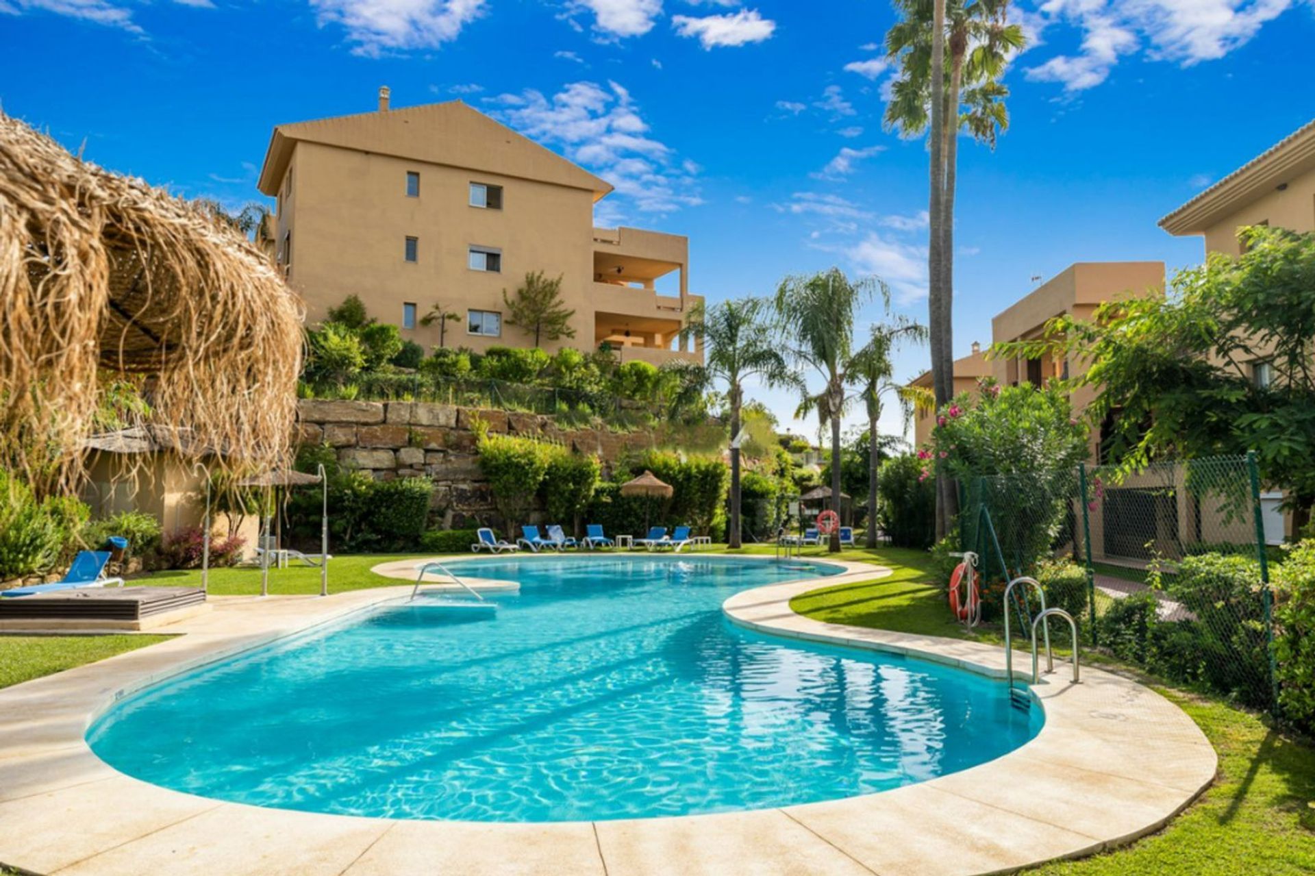 Condominio en Estepona, Andalucía 11857293