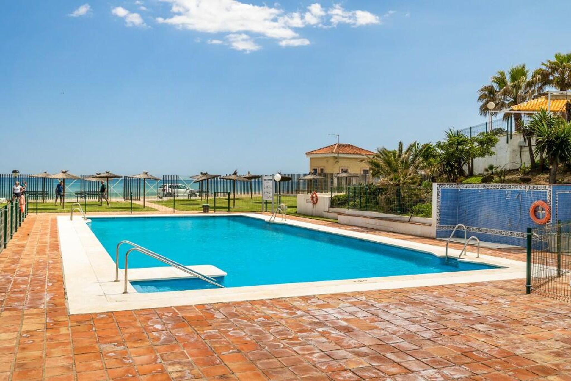 Condominium dans Estepona, Andalousie 11858265