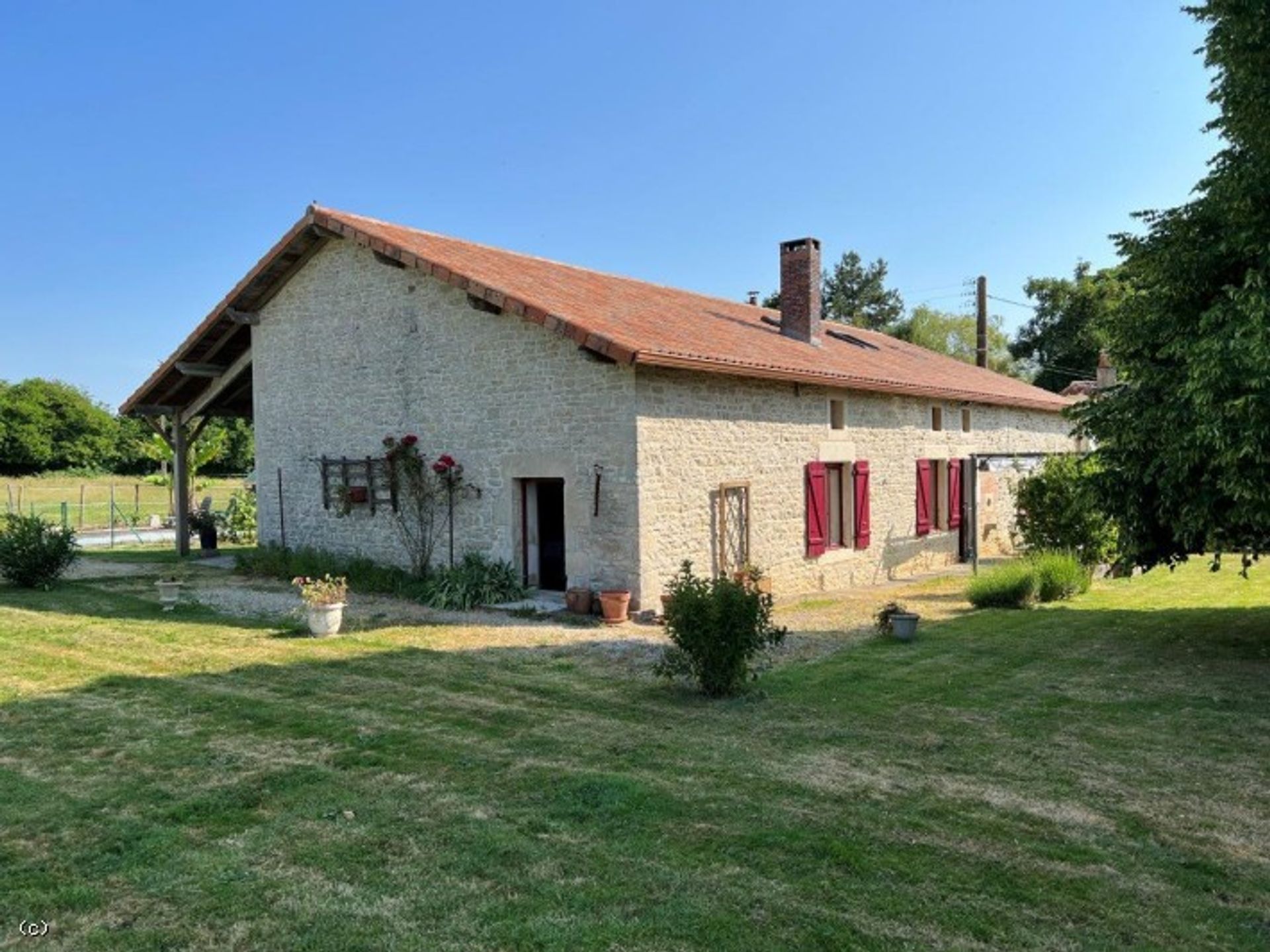 Hus i Champagne-Mouton, Nouvelle-Aquitaine 11859223