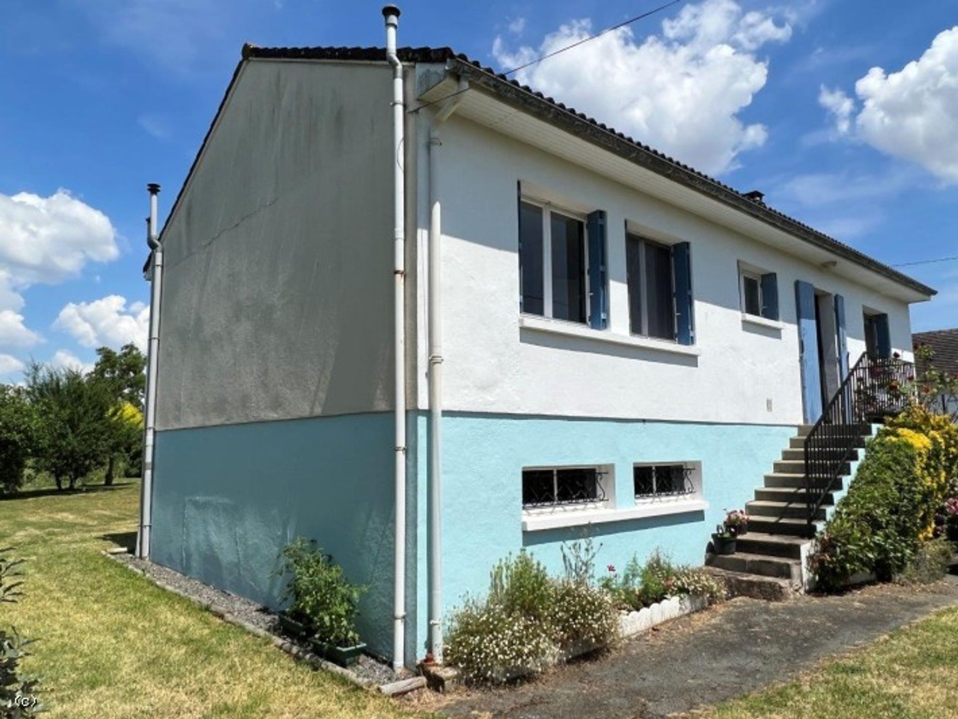 Condominium in Civray, Nouvelle-Aquitaine 11859225