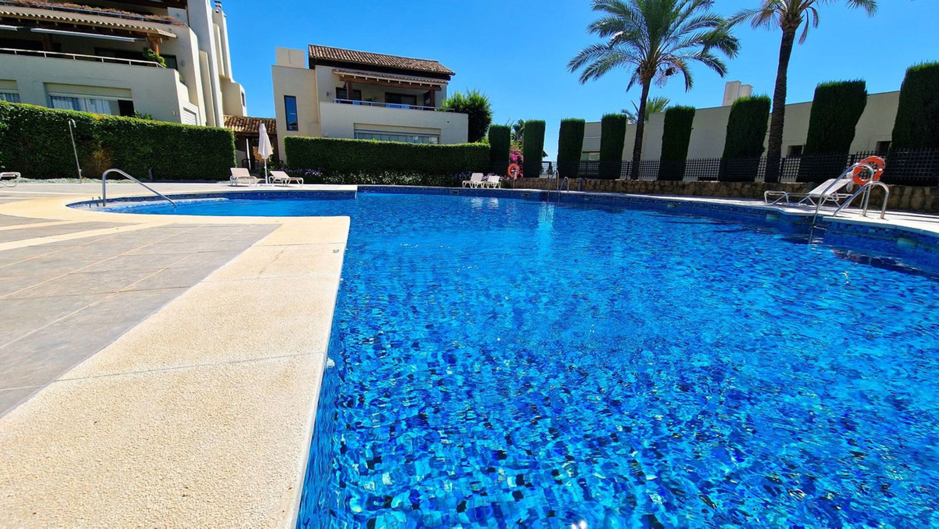 Condominium in Marbella, Andalucía 11859306