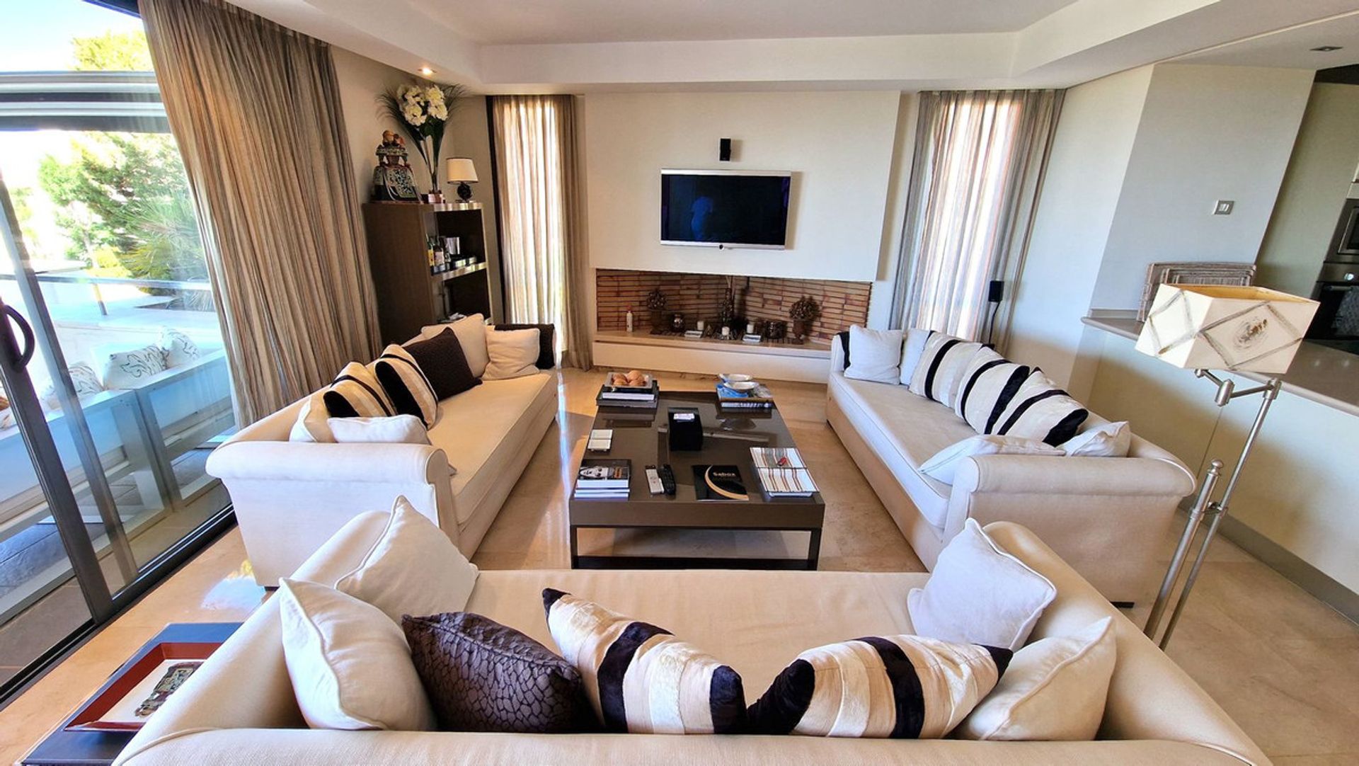 Condominium in Marbella, Andalucía 11859306