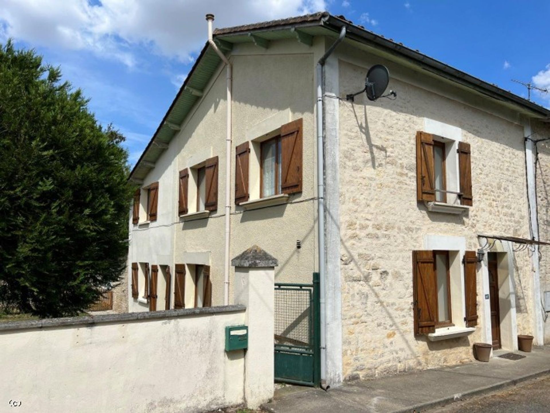 Casa nel Ruffec, Nouvelle-Aquitaine 11862582