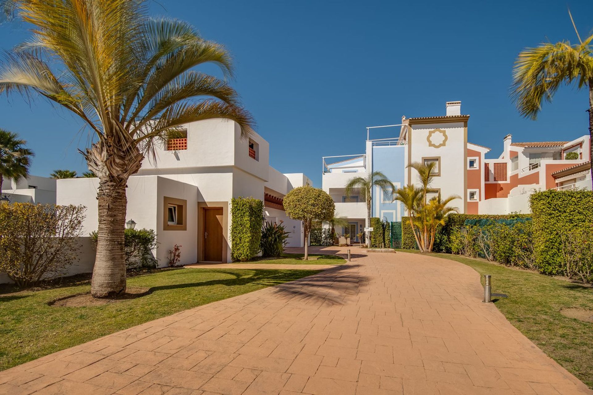 公寓 在 Estepona, Andalucía 11864690