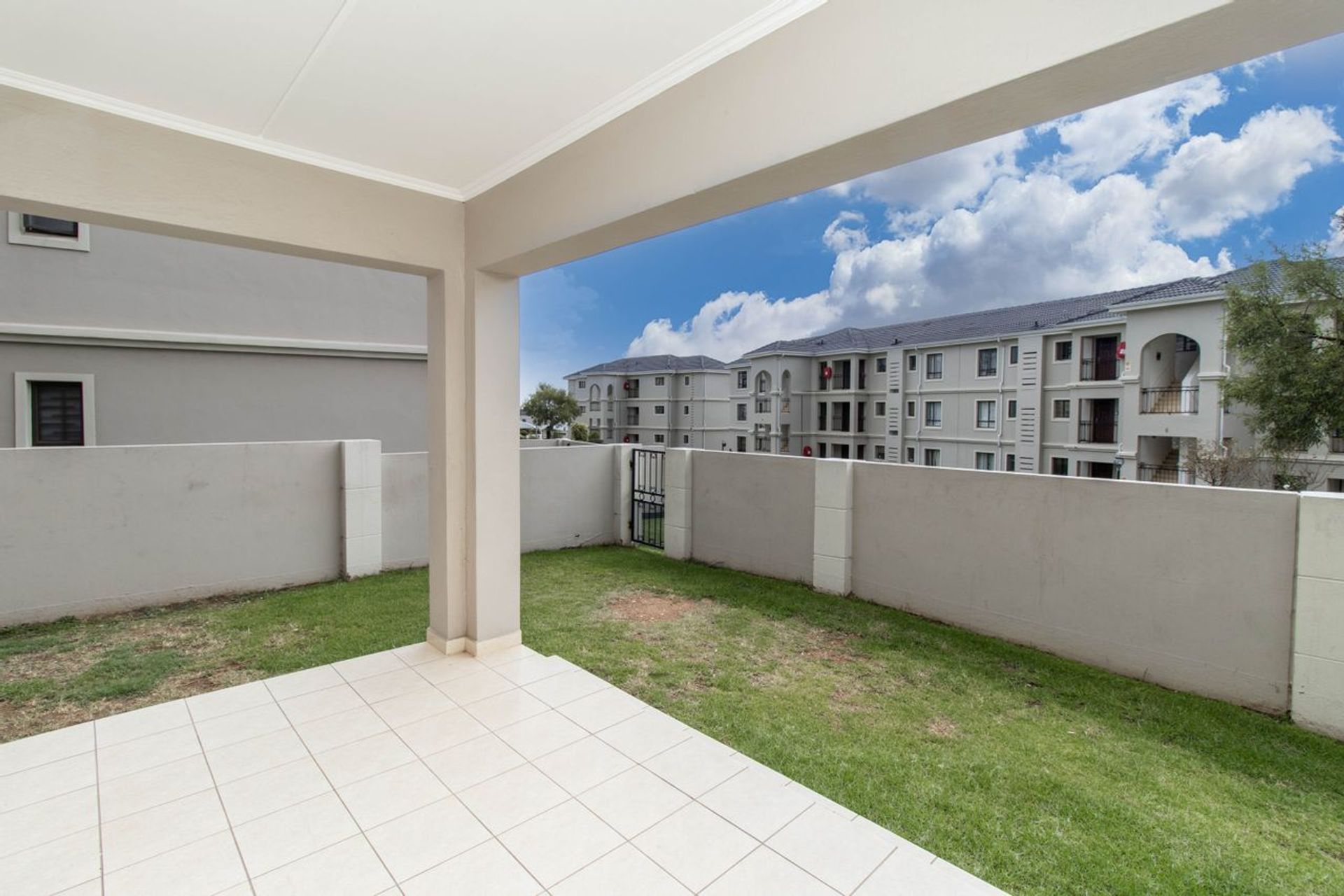 Condominium dans Midrand, Summerset Road 11865637