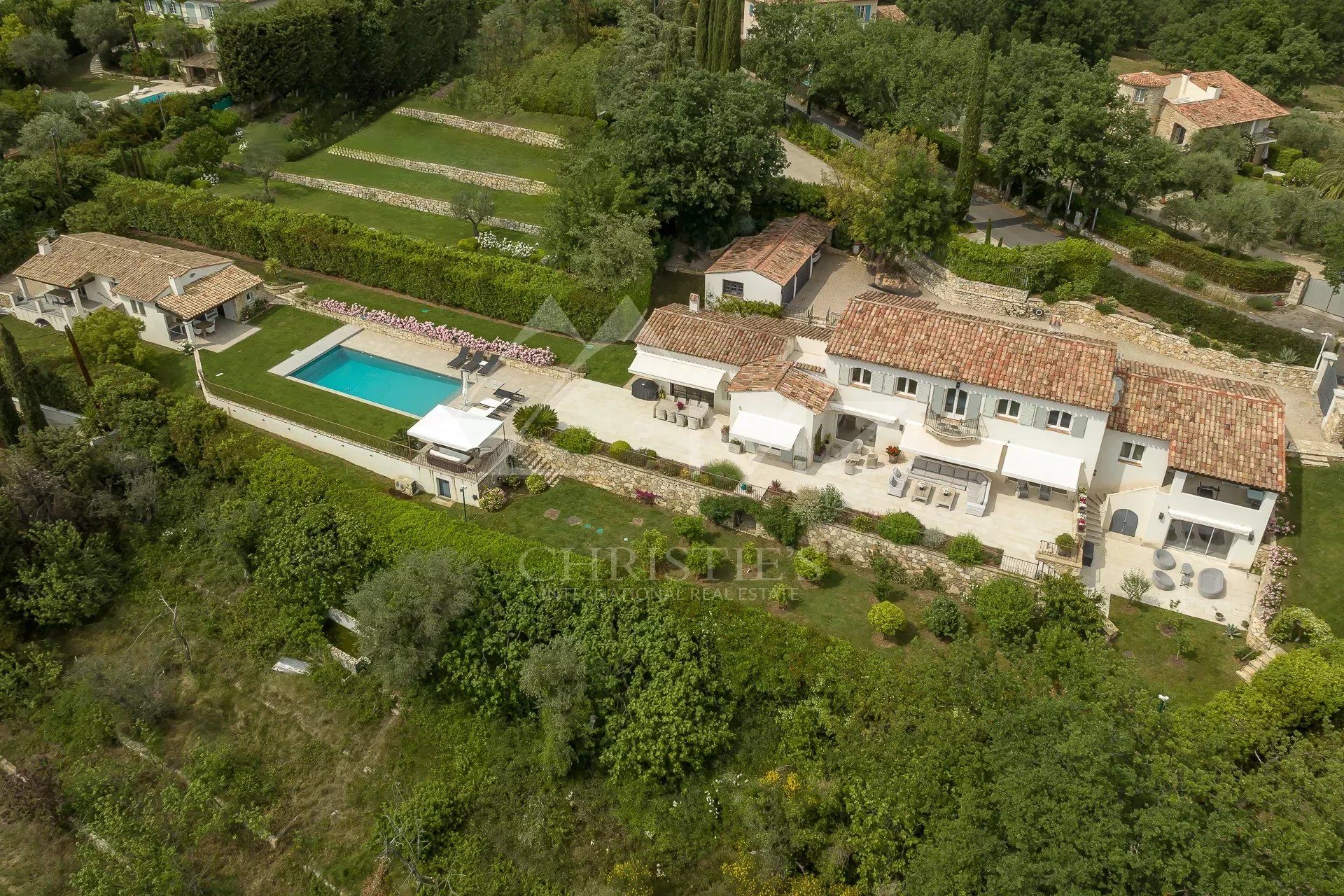 Huis in Chateauneuf-Grasse, Provence-Alpes-Côte d'Azur 11865861