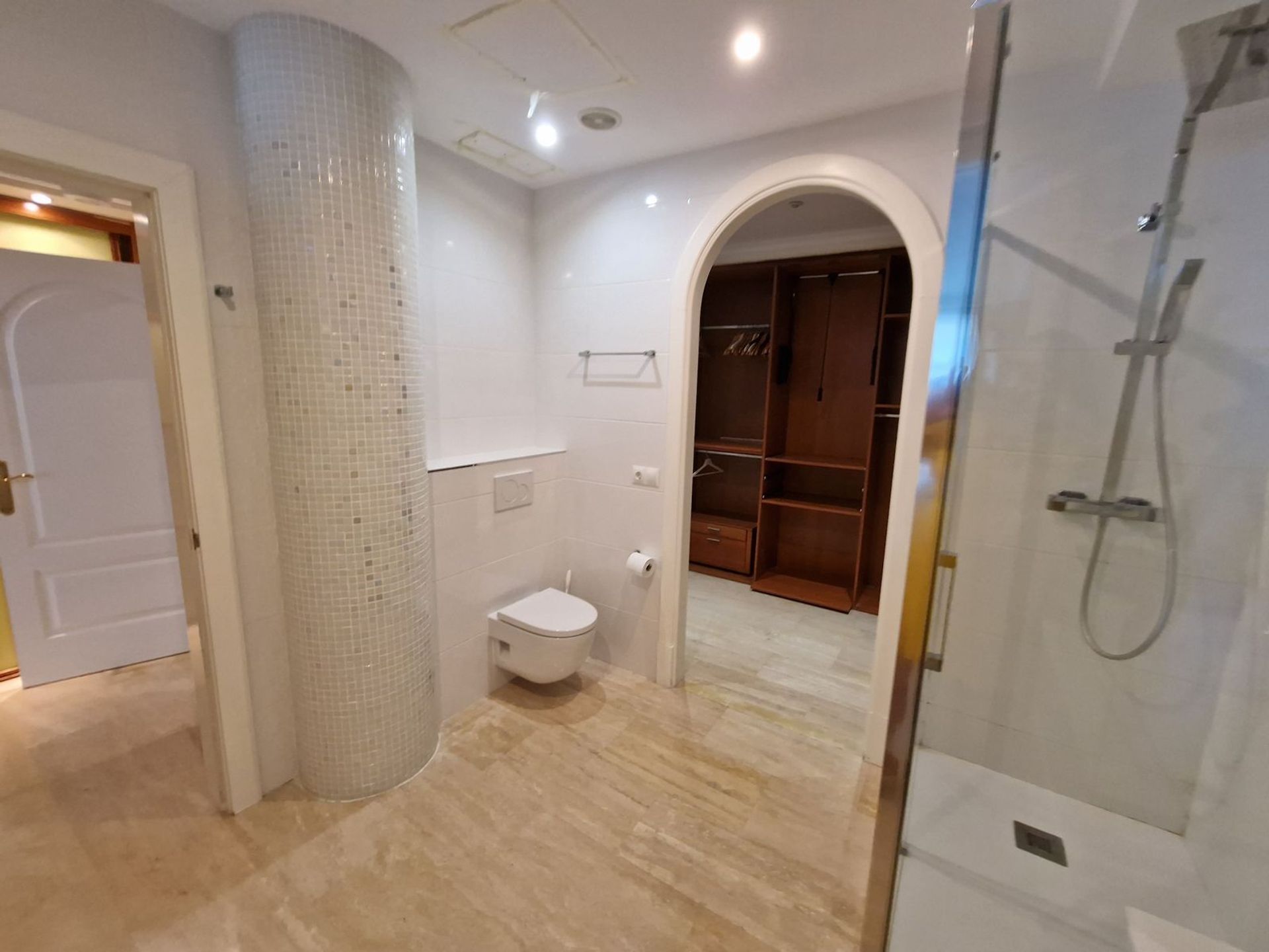 Condominium dans Benalmádena, Andalucía 11866901