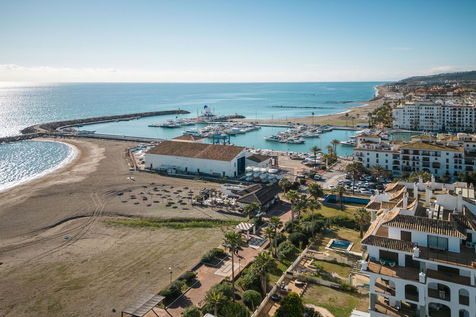 عمارات في Puerto de la Duquesa, Andalusia 11866916