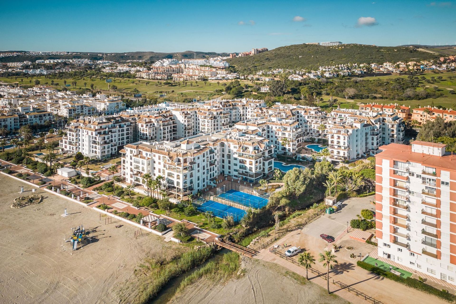 عمارات في Puerto de la Duquesa, Andalusia 11866916