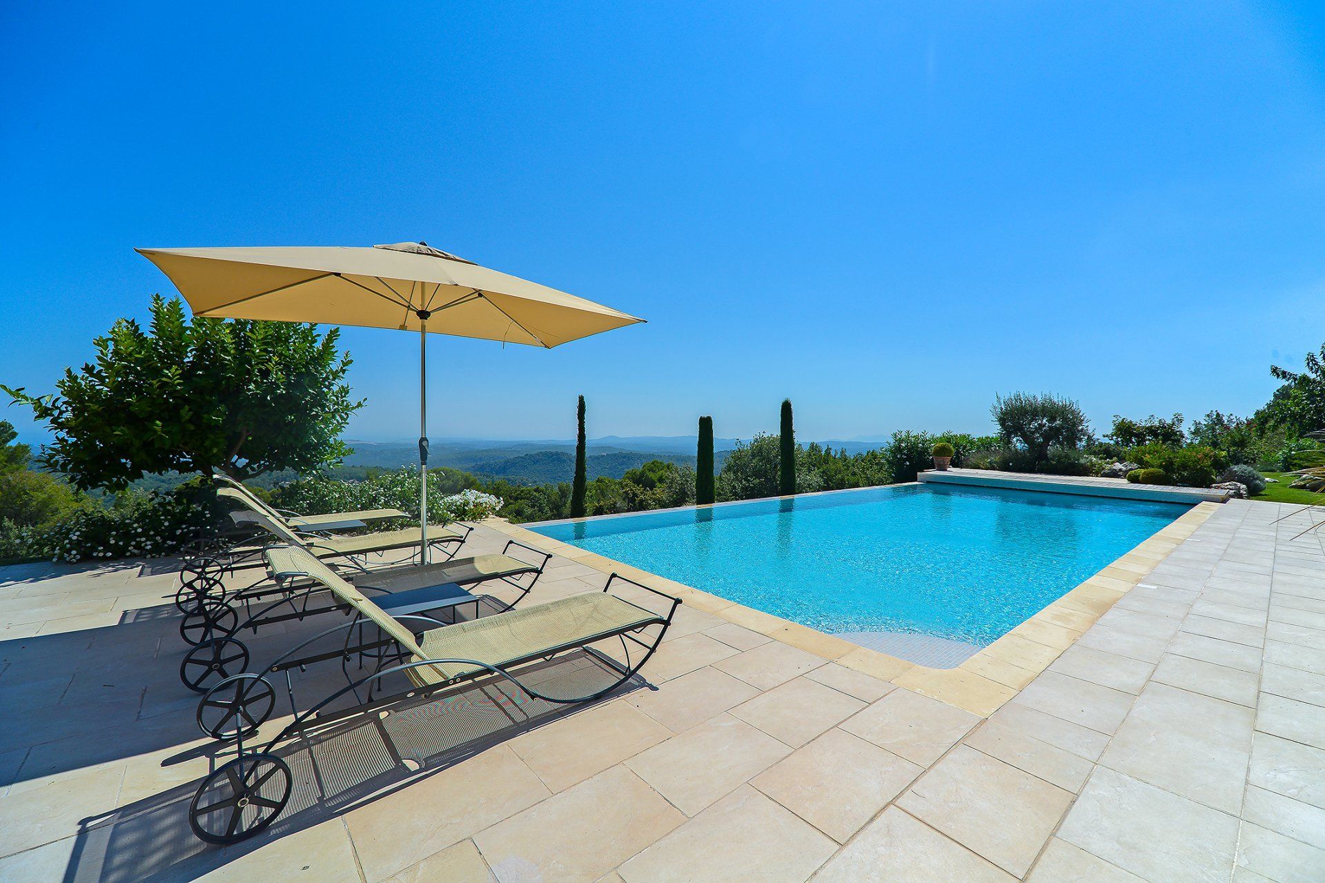 房子 在 Tourrettes-sur-Loup, Provence-Alpes-Côte d'Azur 11867127