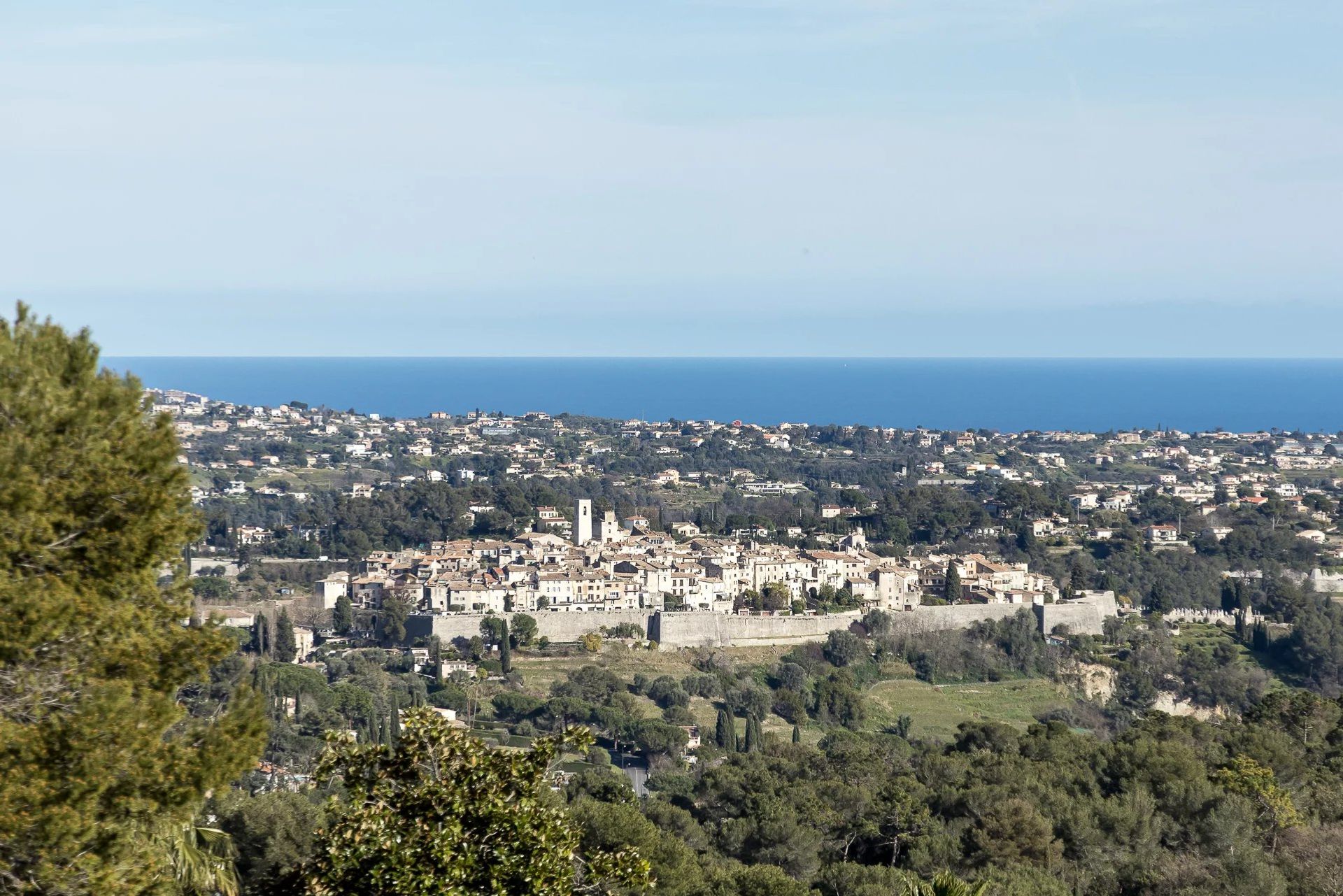 Talo sisään La Colle-sur-Loup, Provence-Alpes-Cote d'Azur 11867131