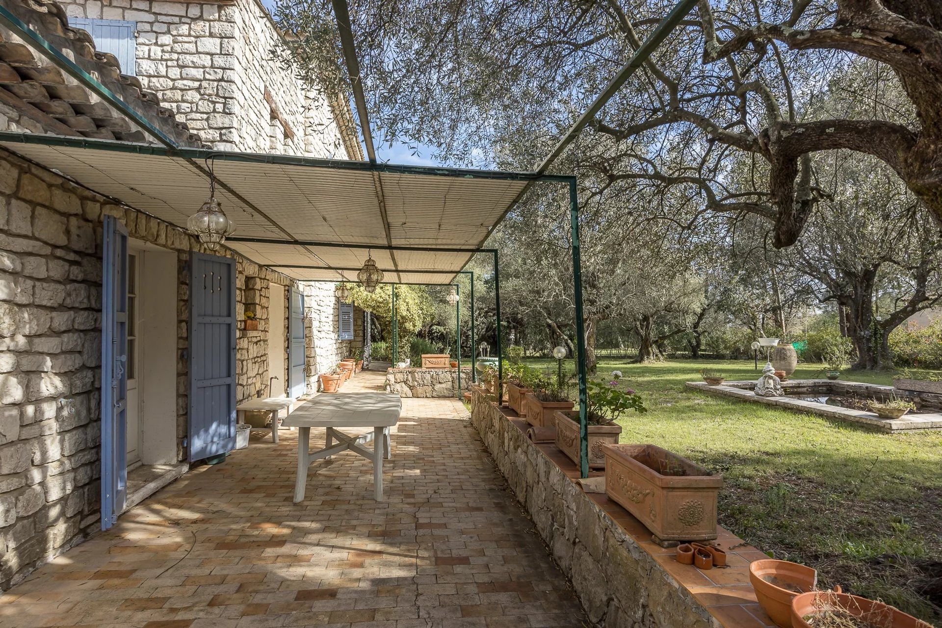 Haus im Tourrettes-sur-Loup, Provence-Alpes-Côte d'Azur 11867133