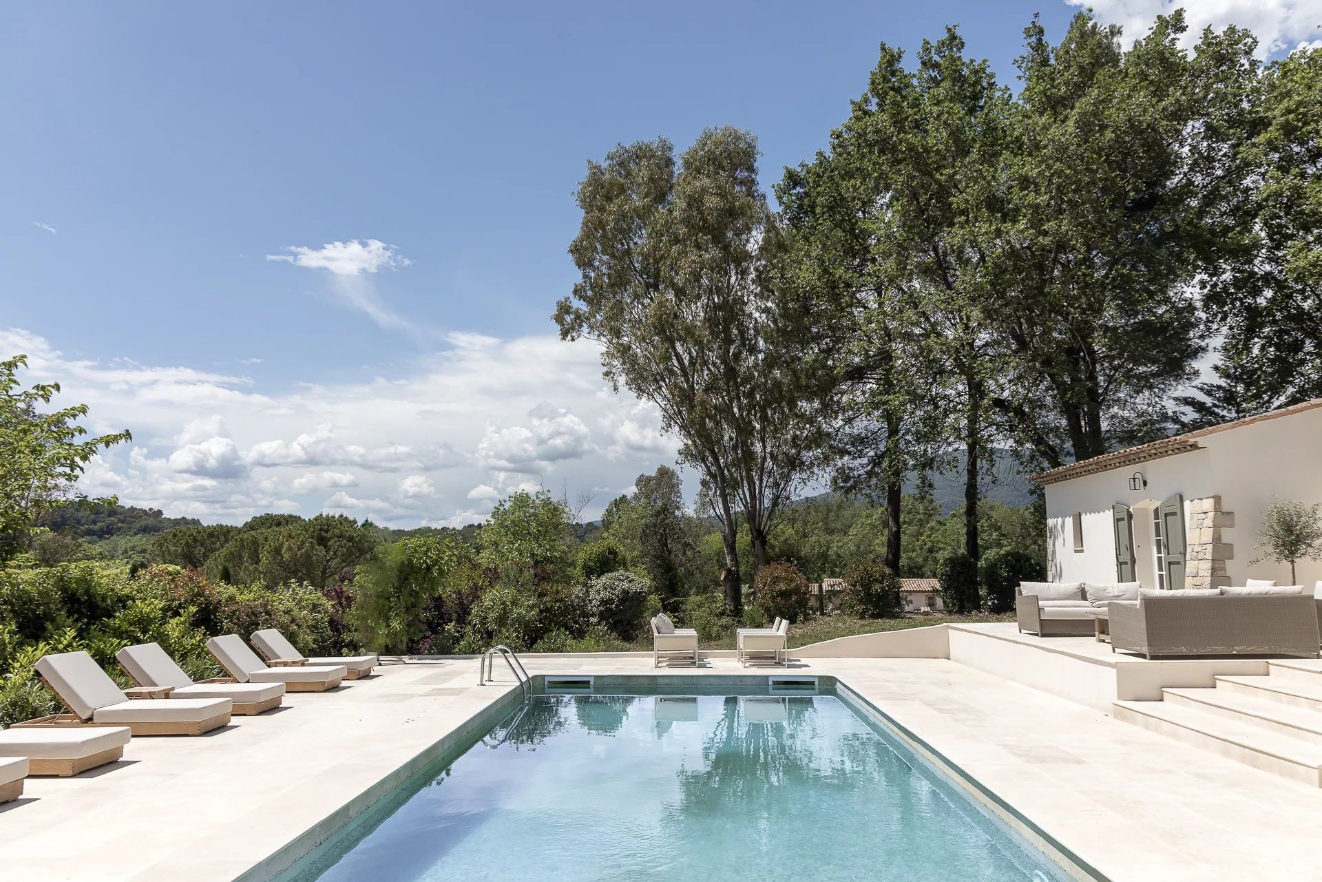 rumah dalam Châteauneuf-Grasse, Provence-Alpes-Côte d'Azur 11867149