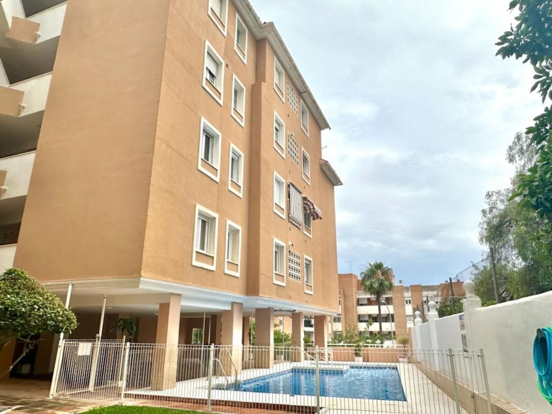 Condominio en Benalmádena, Andalucía 11867236