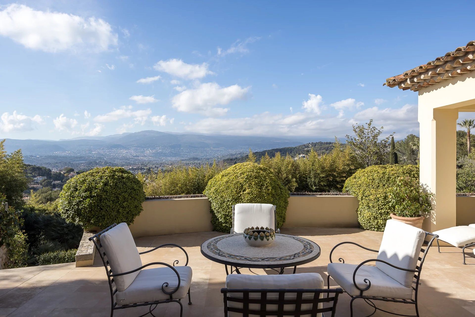 房子 在 Mougins, Provence-Alpes-Côte d'Azur 11867451