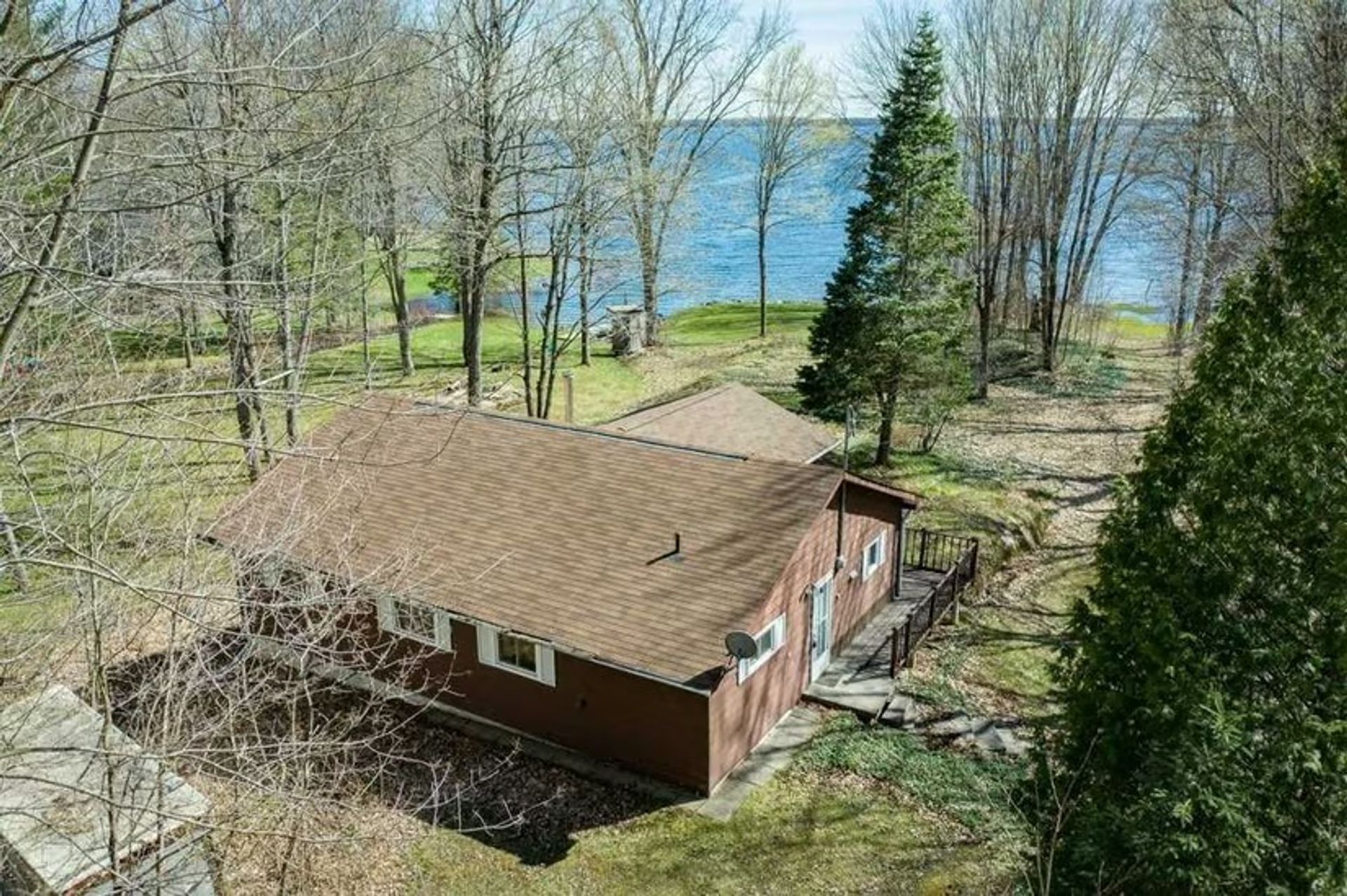 Dom w Washago, 3493 Southwood Beach Boulevard 11871633