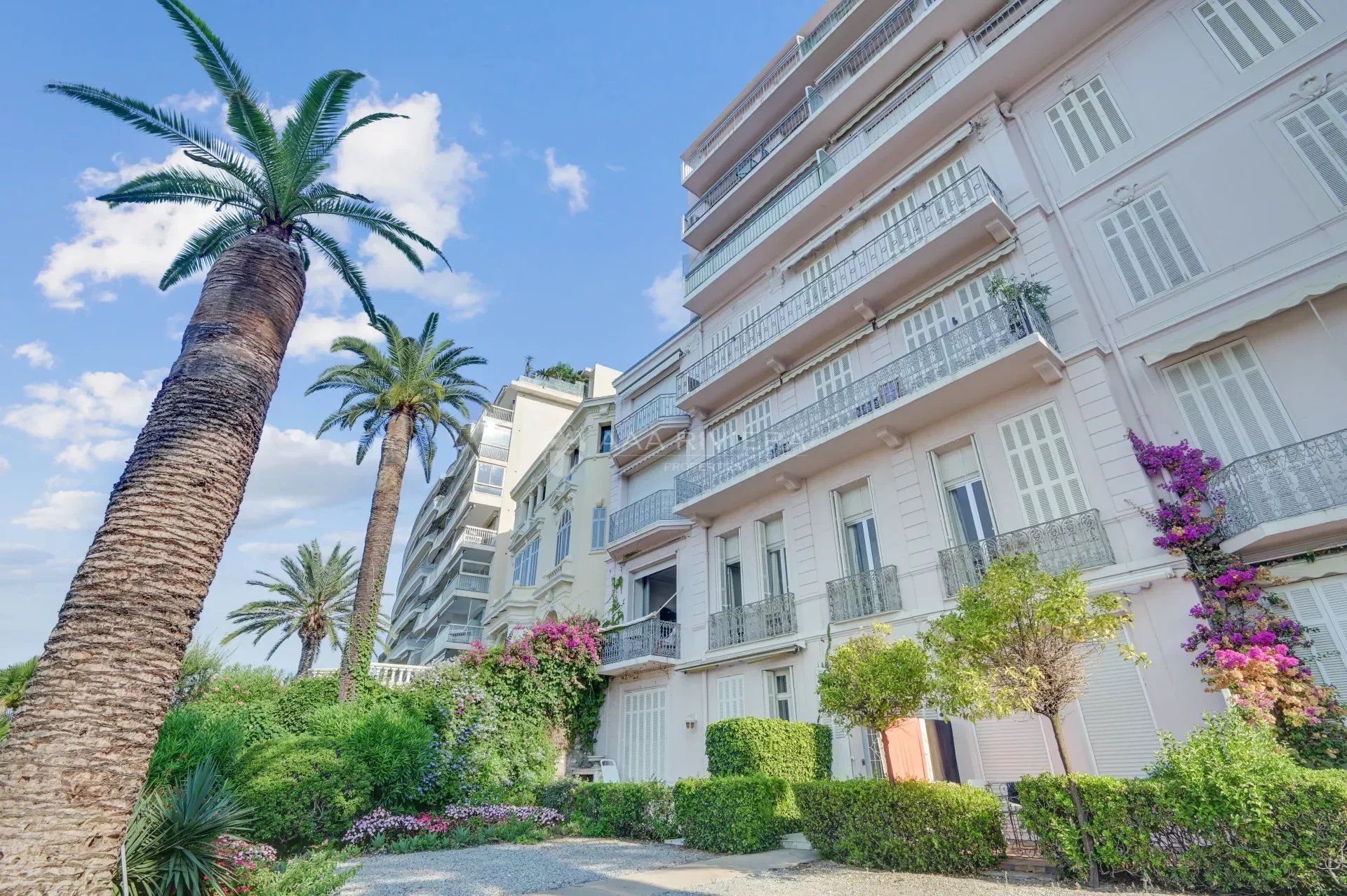 Condominium in Cannes, Alpes-Maritimes 11872608