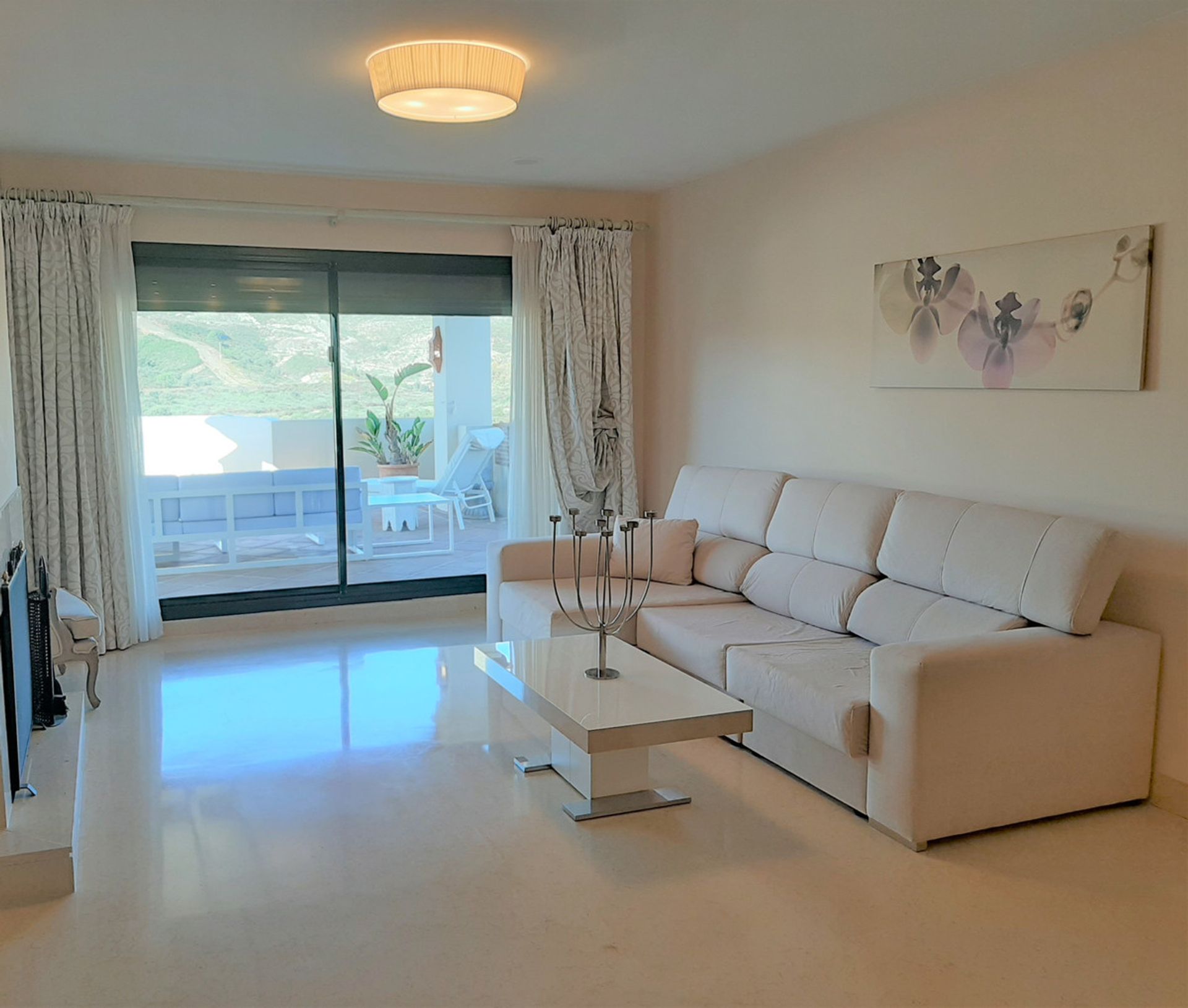 Condominium in Benahavis, Andalusia 11874435