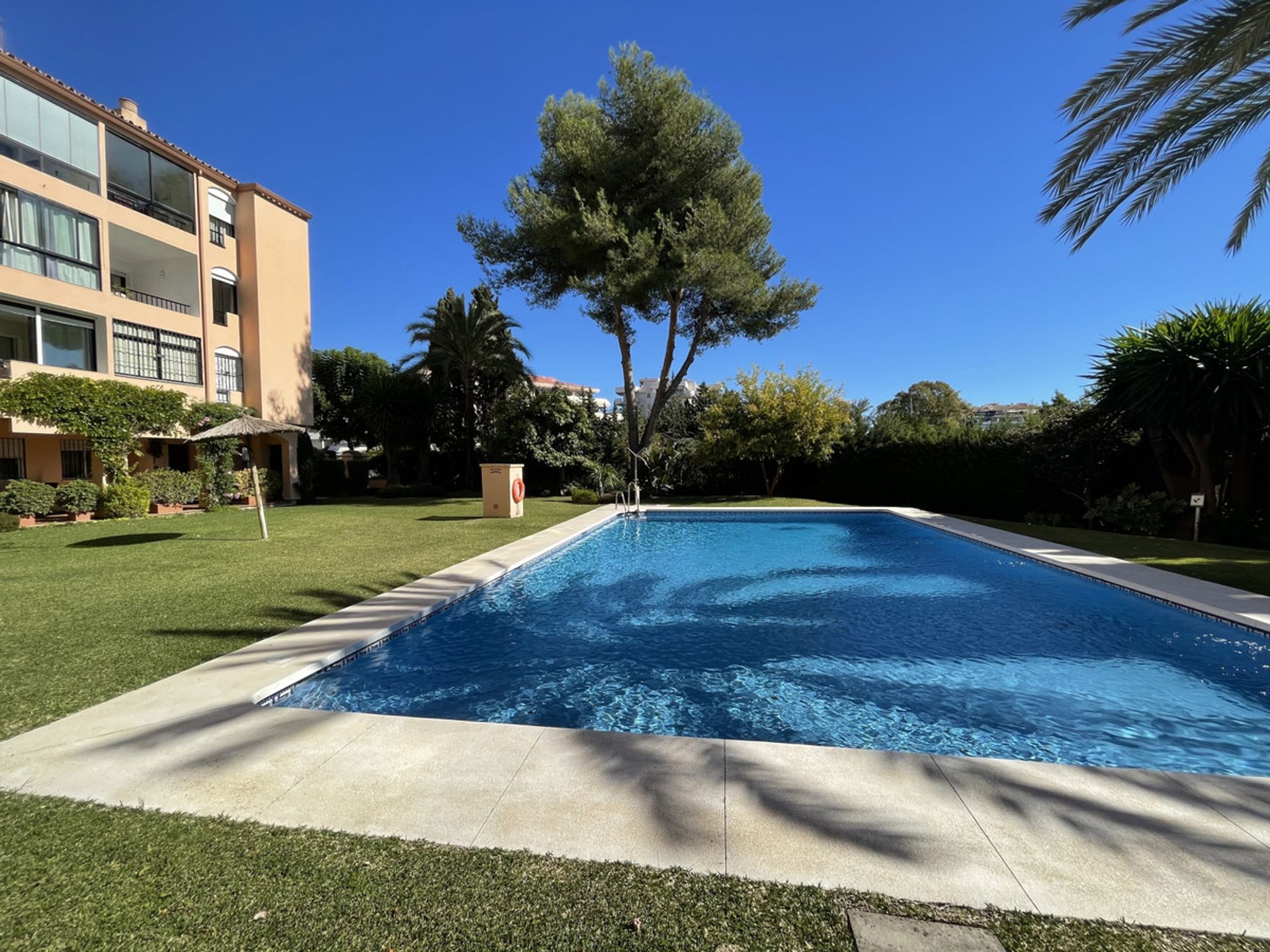 Condominium in Marbella, Andalusia 11875311