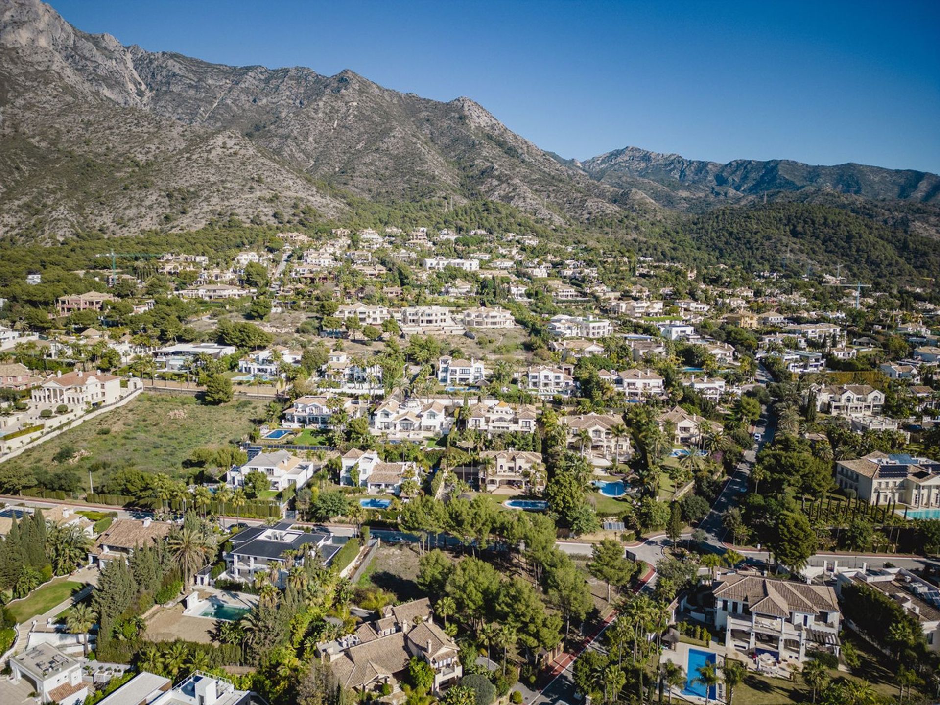 Tierra en Marbella, Andalucía 11877348