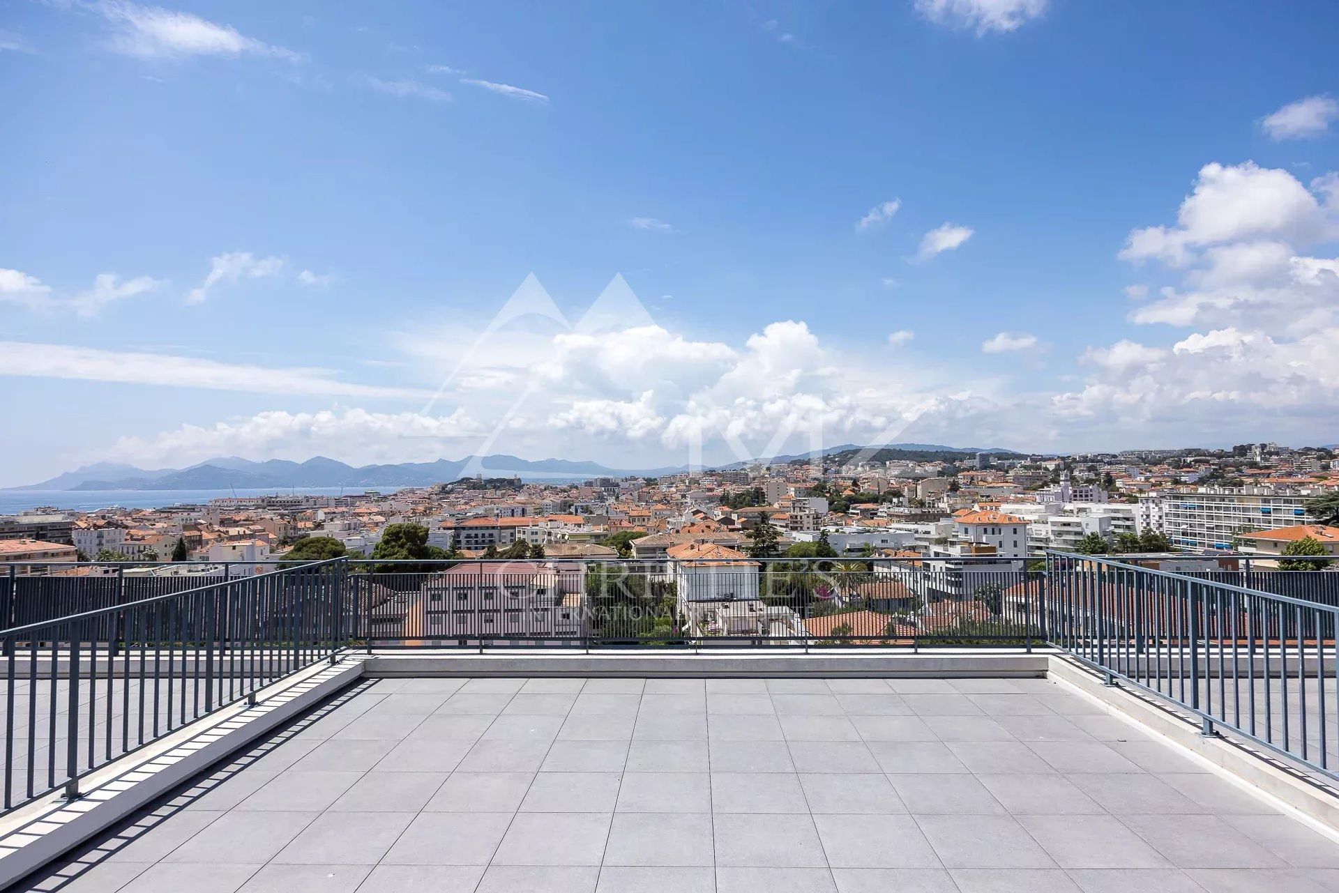 Condominium dans Cannes, Alpes-Maritimes 11877635