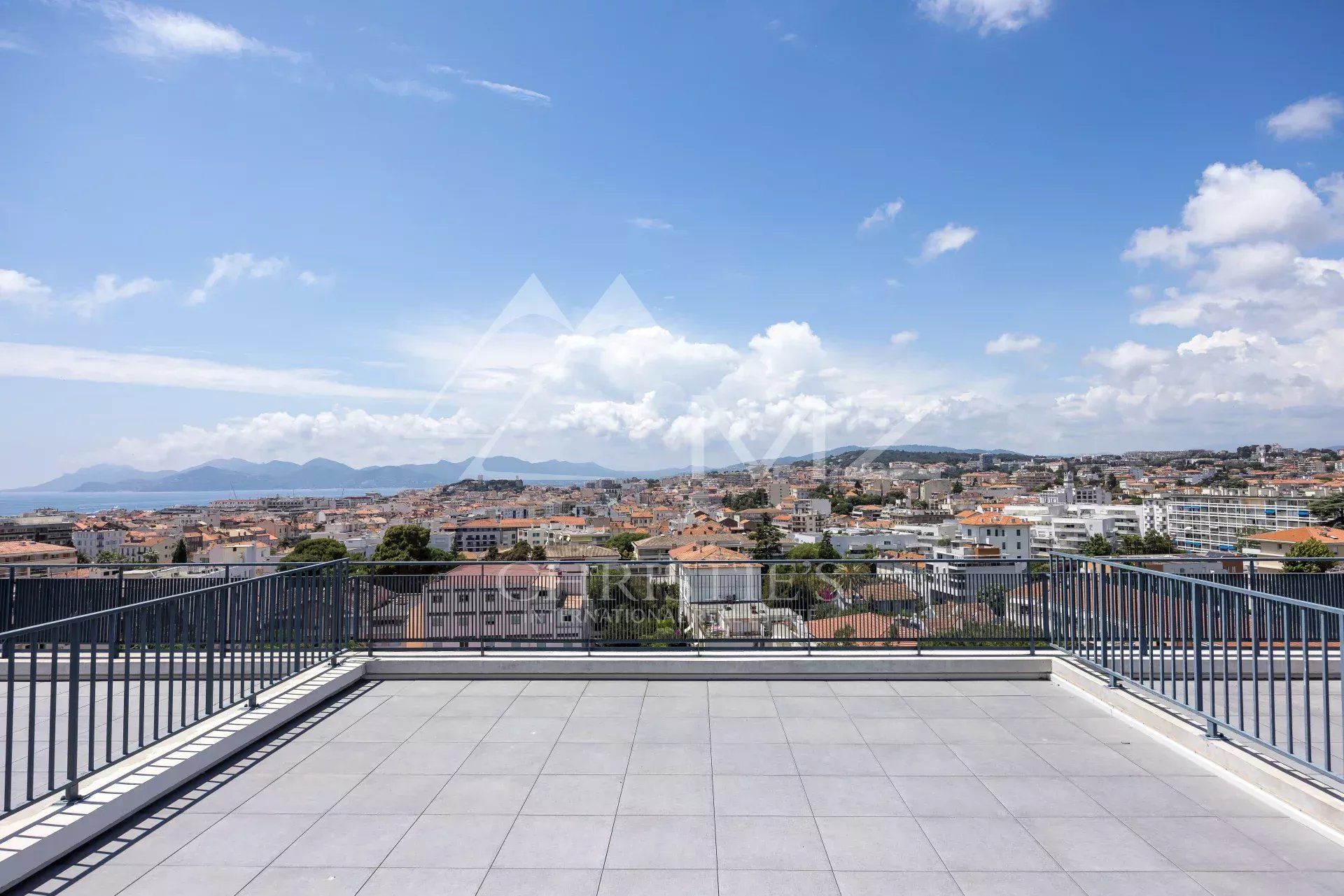 Condominium dans Cannes, Alpes-Maritimes 11877635