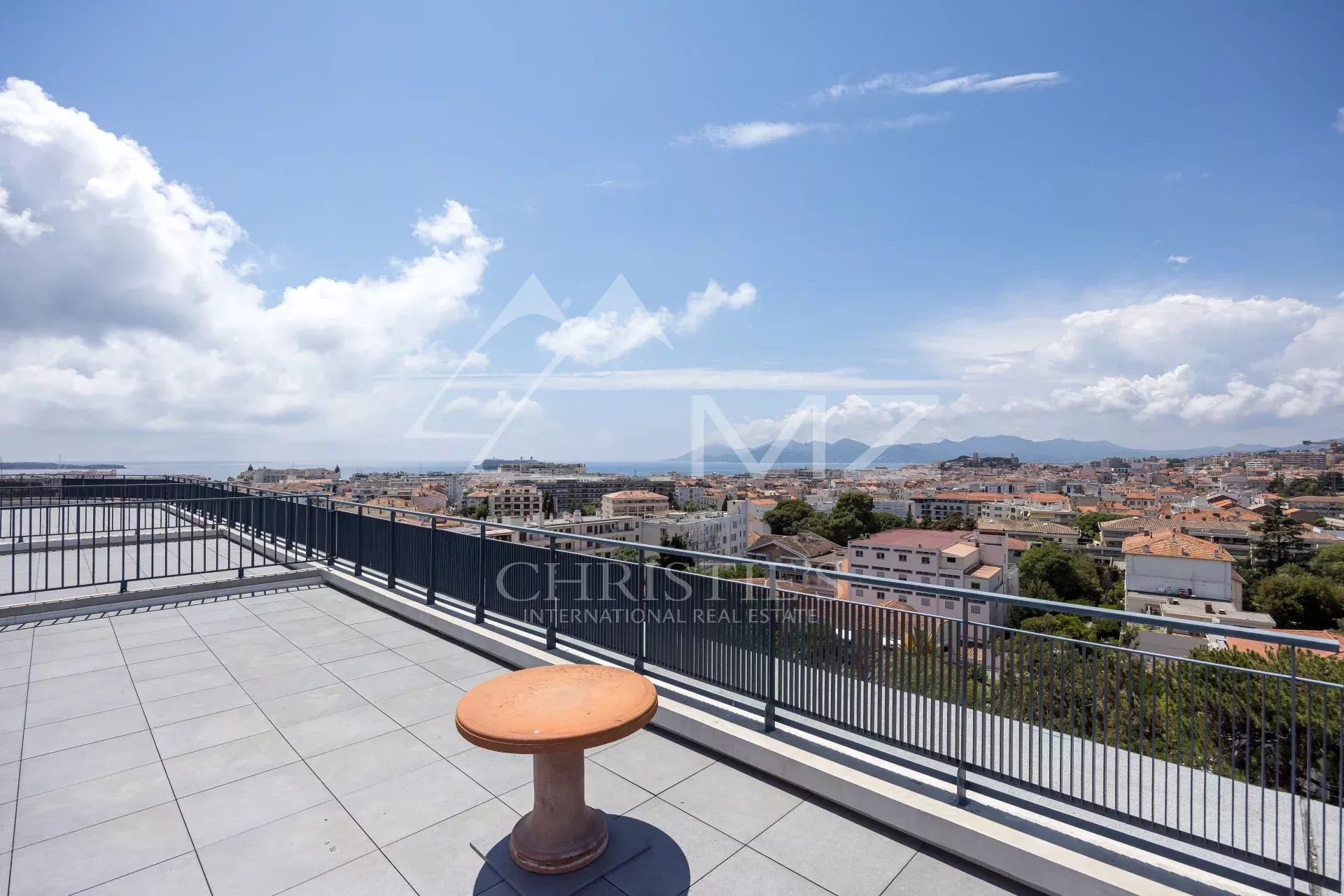 Condominium dans Cannes, Alpes-Maritimes 11877635