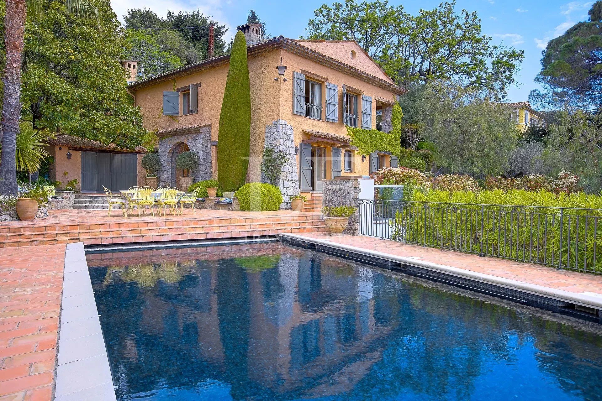 Rumah di Mougins, Alpes-Maritimes 11877712