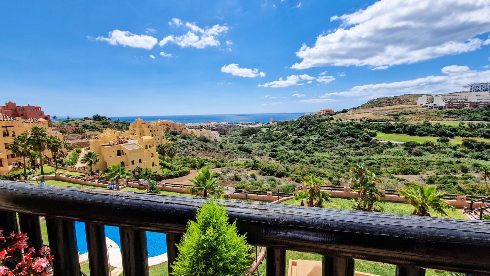 Condominium in Puerto de la Duquesa, Andalusia 11878543