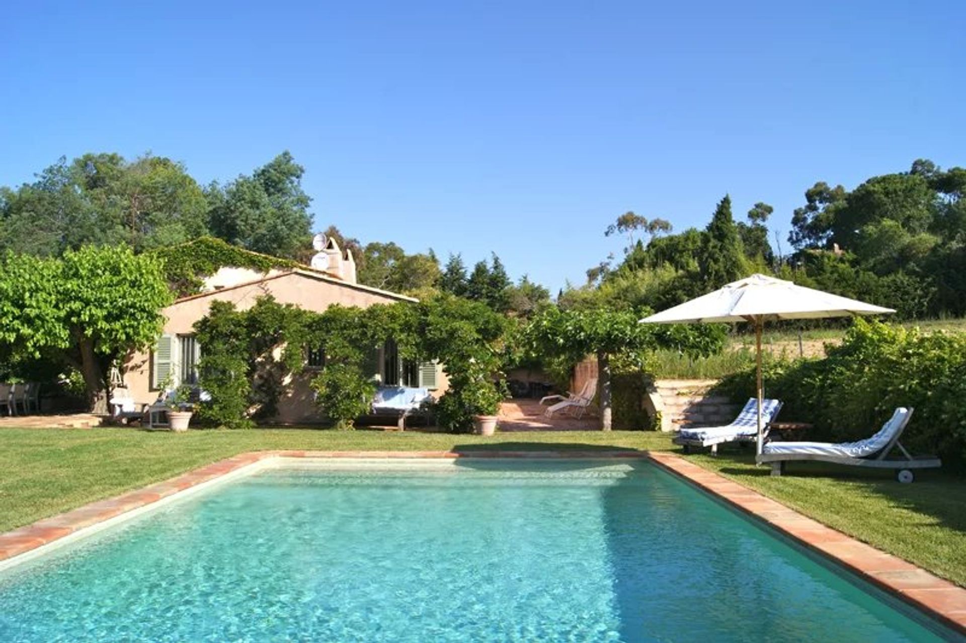 Hus i Saint-Tropez, Provence-Alpes-Cote d'Azur 11878742