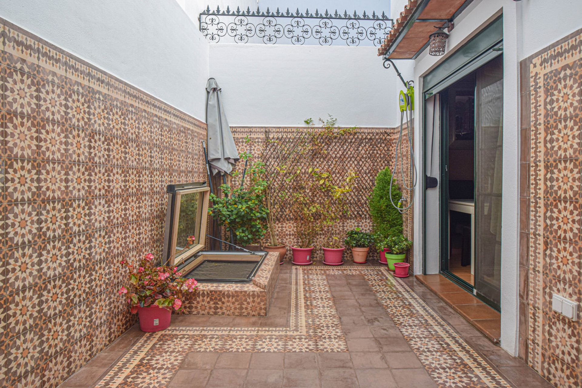 rumah dalam Estepona, Andalusia 11879350