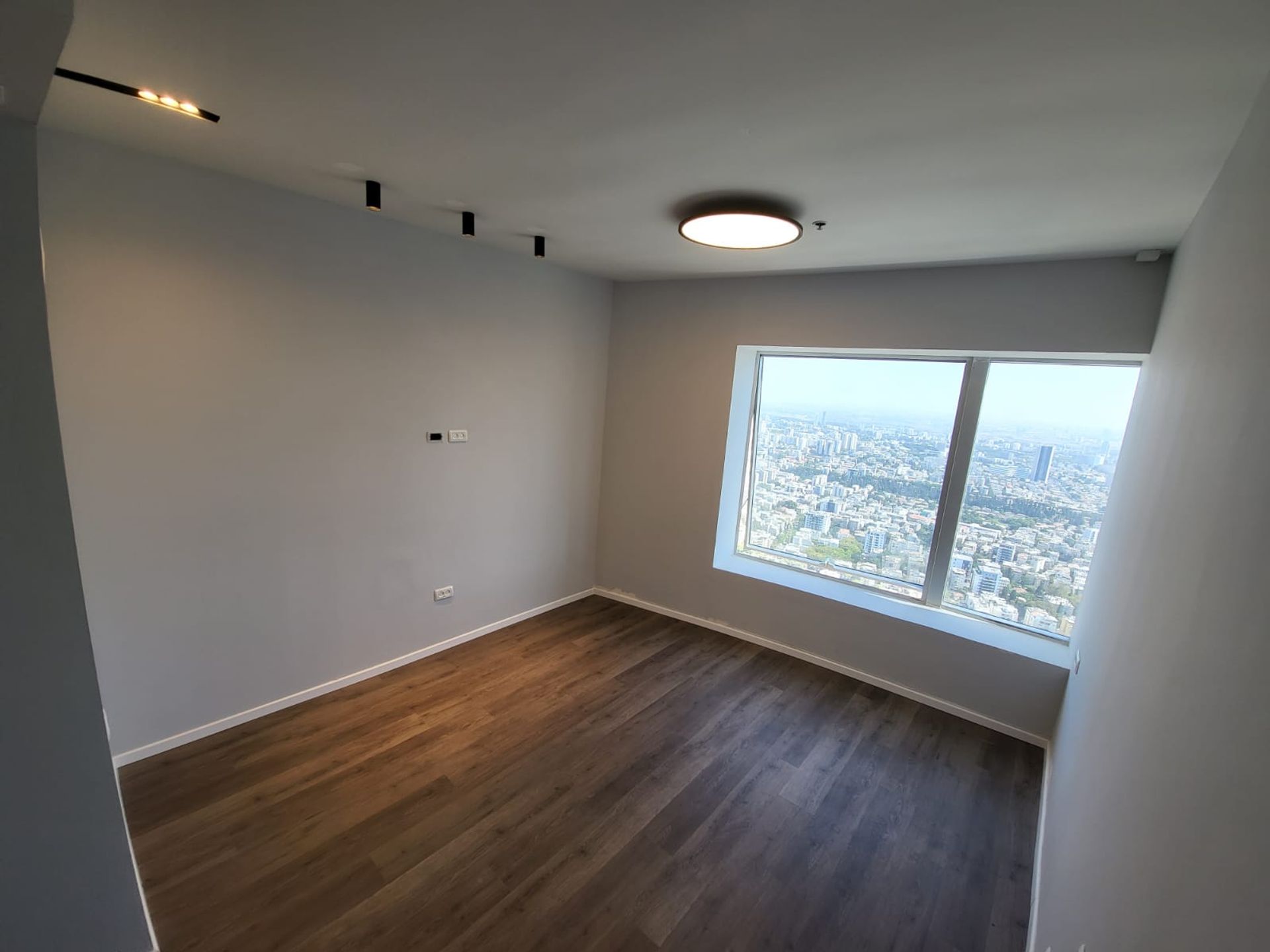 Condominium in Ramat Gan, 7 Zeev Jabotinsky Street 11880063