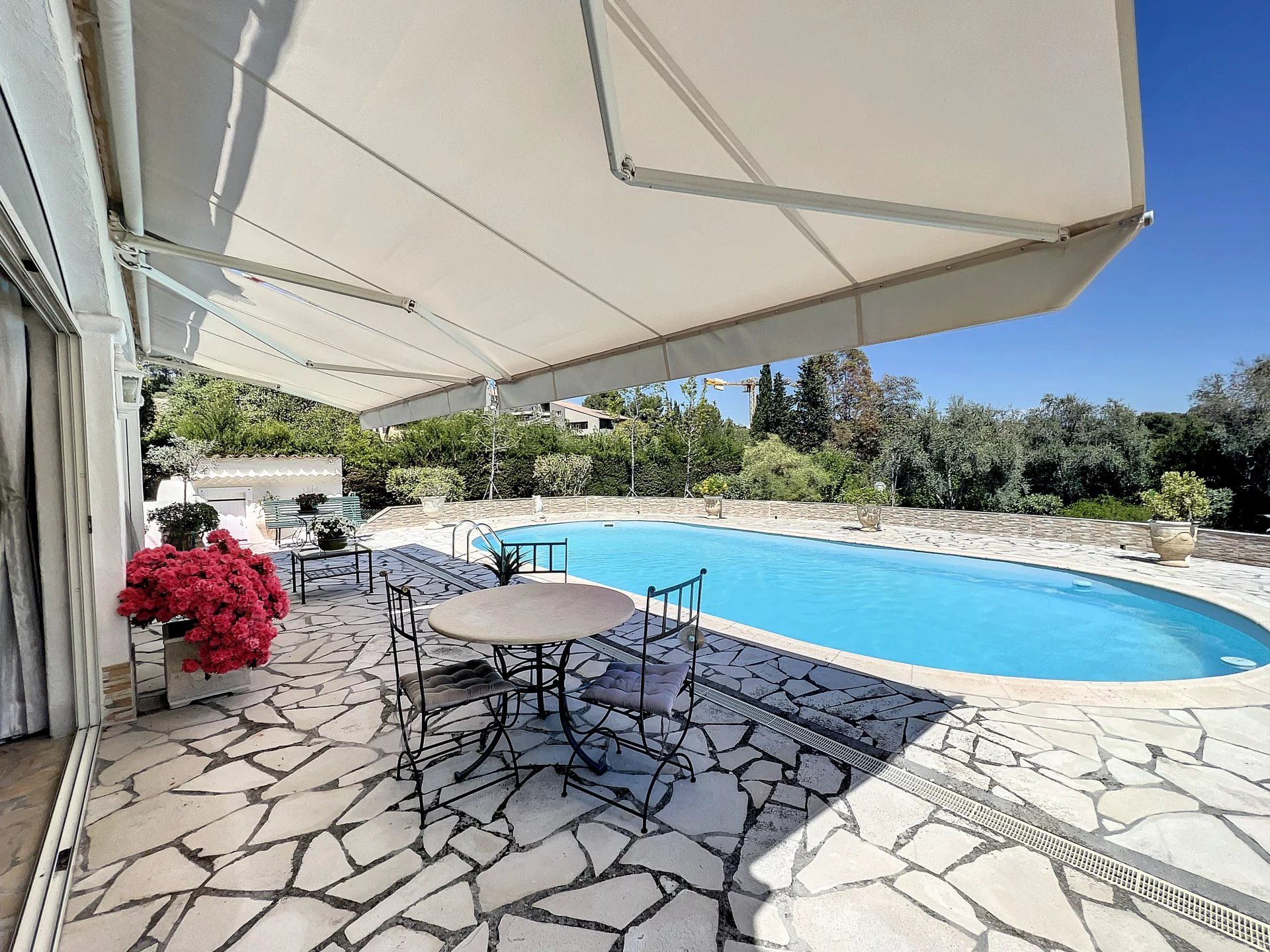 Hus i Mougins, Provence-Alpes-Cote d'Azur 11880714