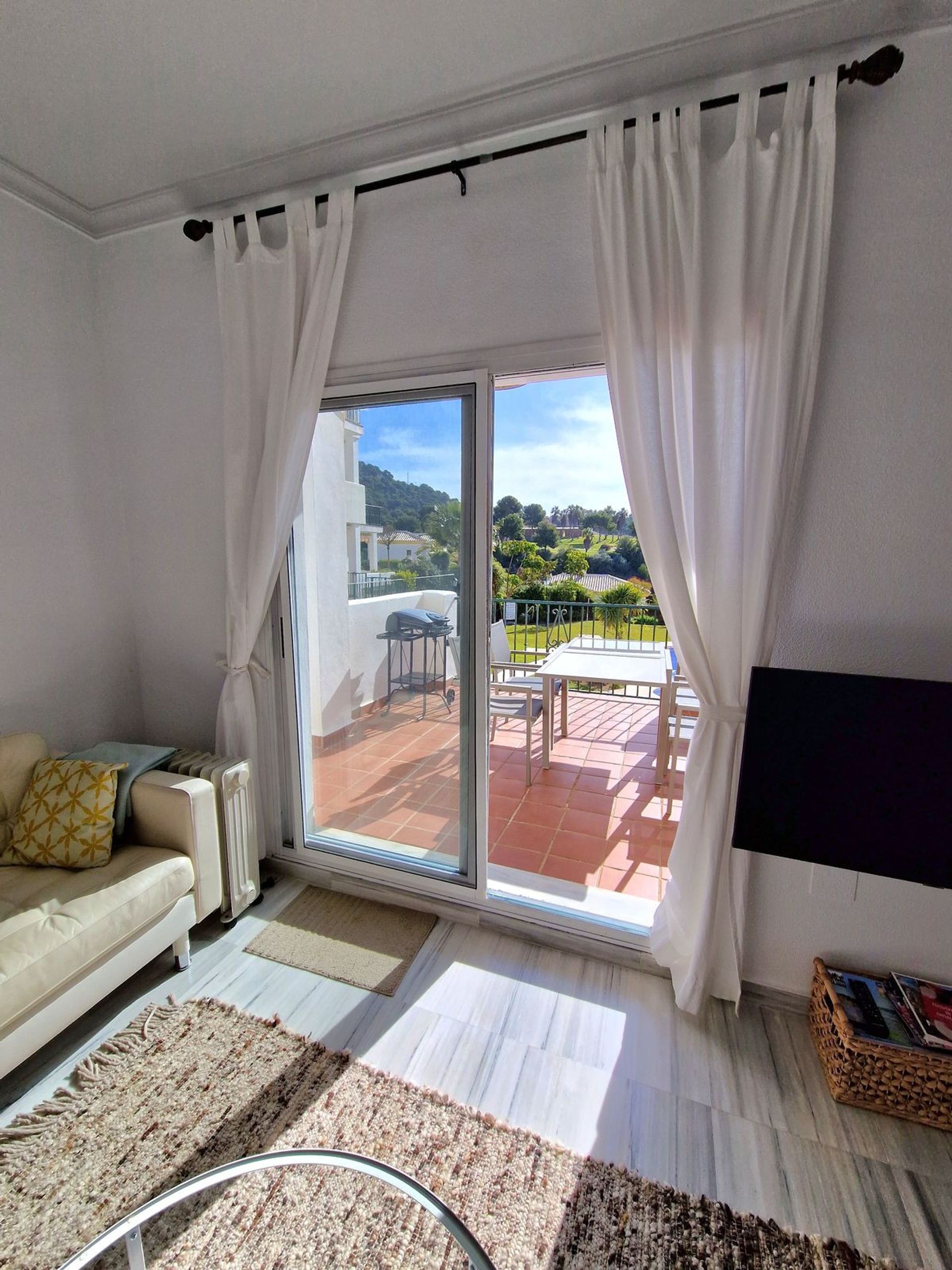 Condominium in Alhaurín el Grande, Andalusia 11881374