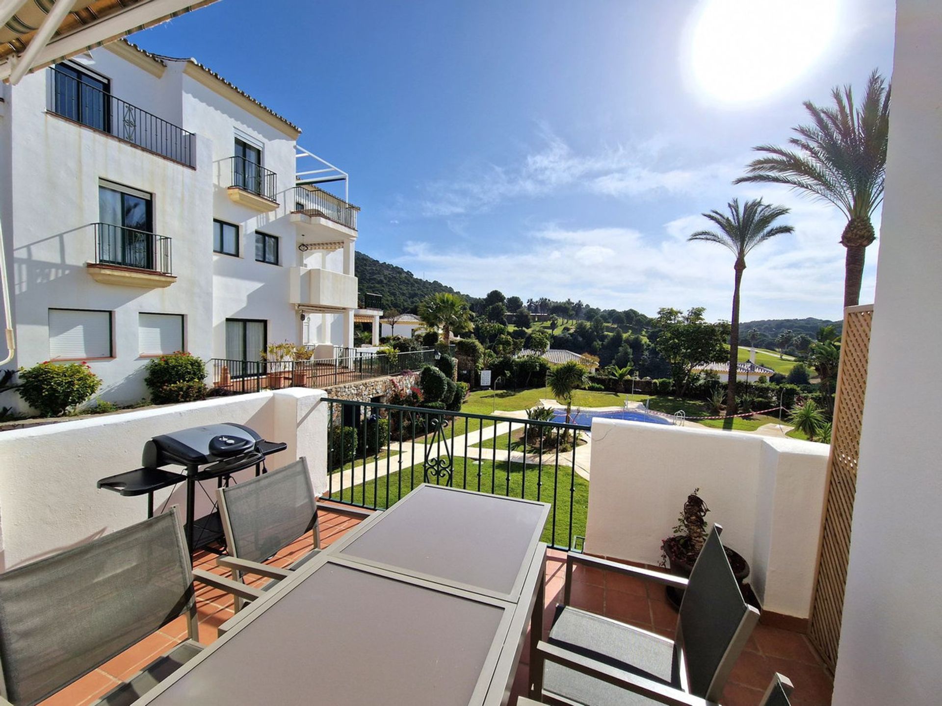 Condominium in Alhaurín el Grande, Andalusia 11881374