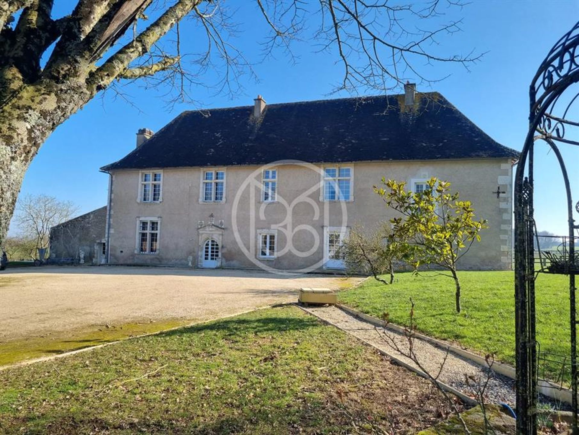 rumah dalam Champagne-Saint-Hilaire, Nouvelle-Aquitaine 11882756