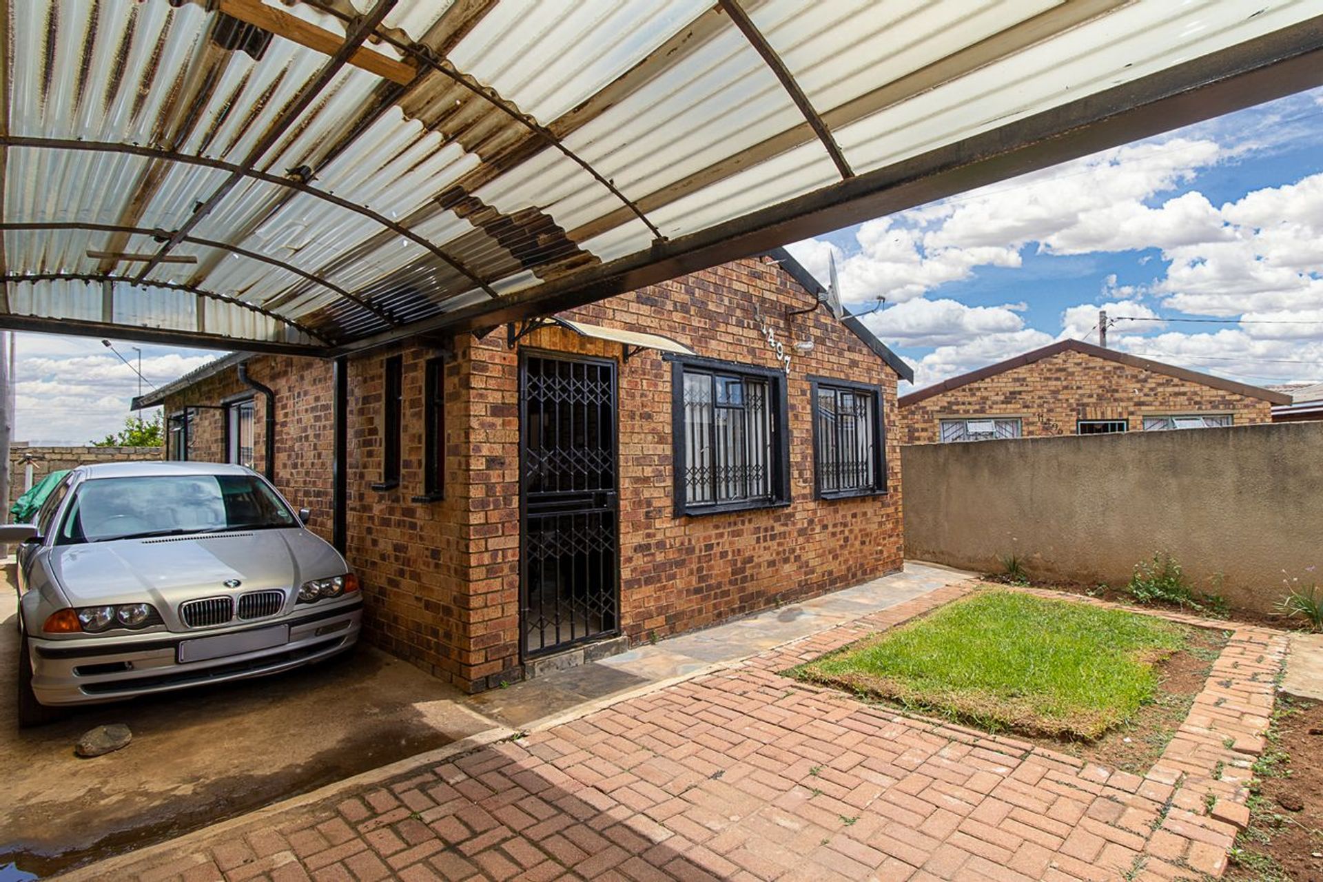 rumah dalam Soweto, Gauteng 11883522