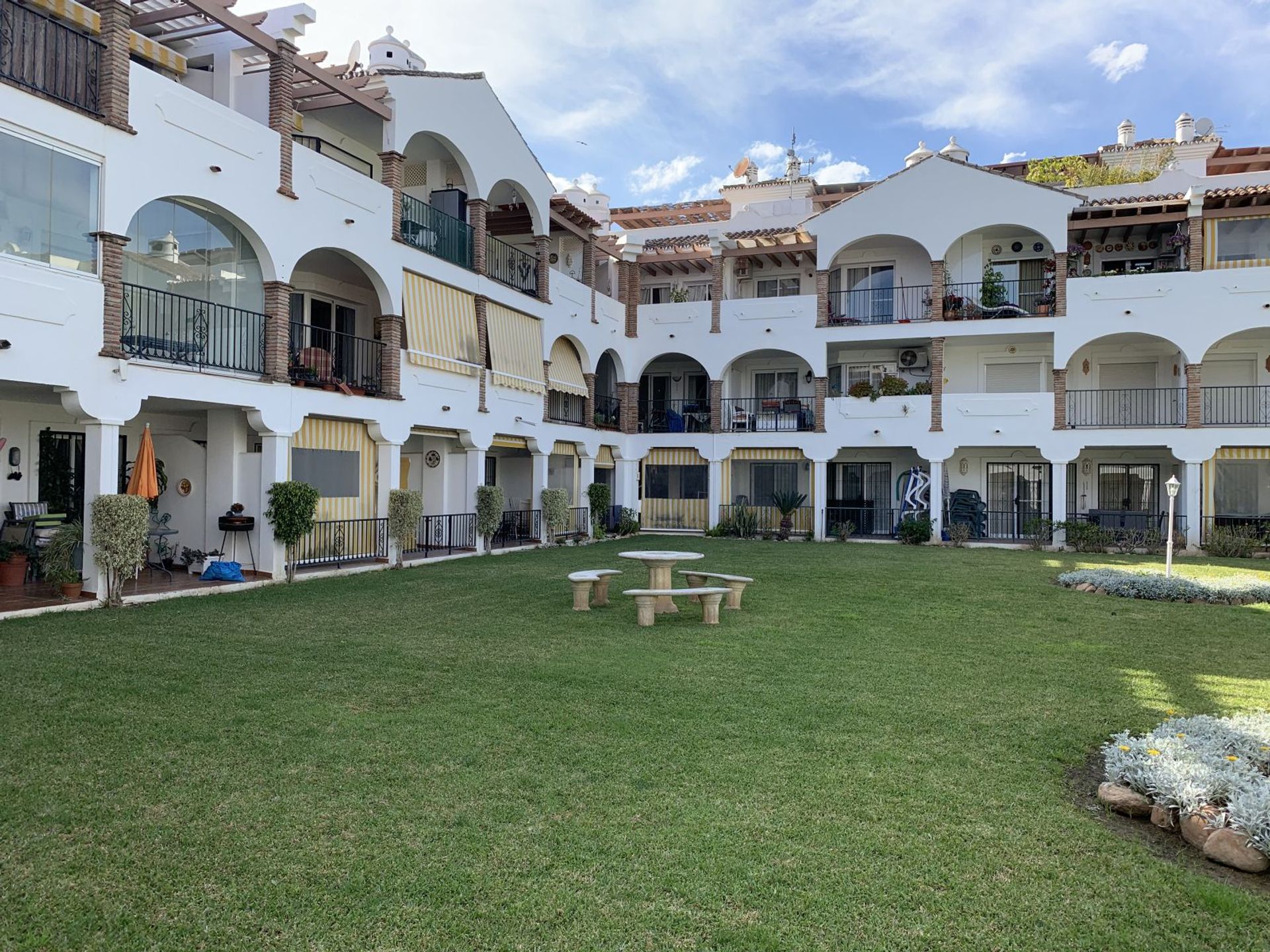 Condominium in Las Lagunas de Mijas, Andalucía 11884751