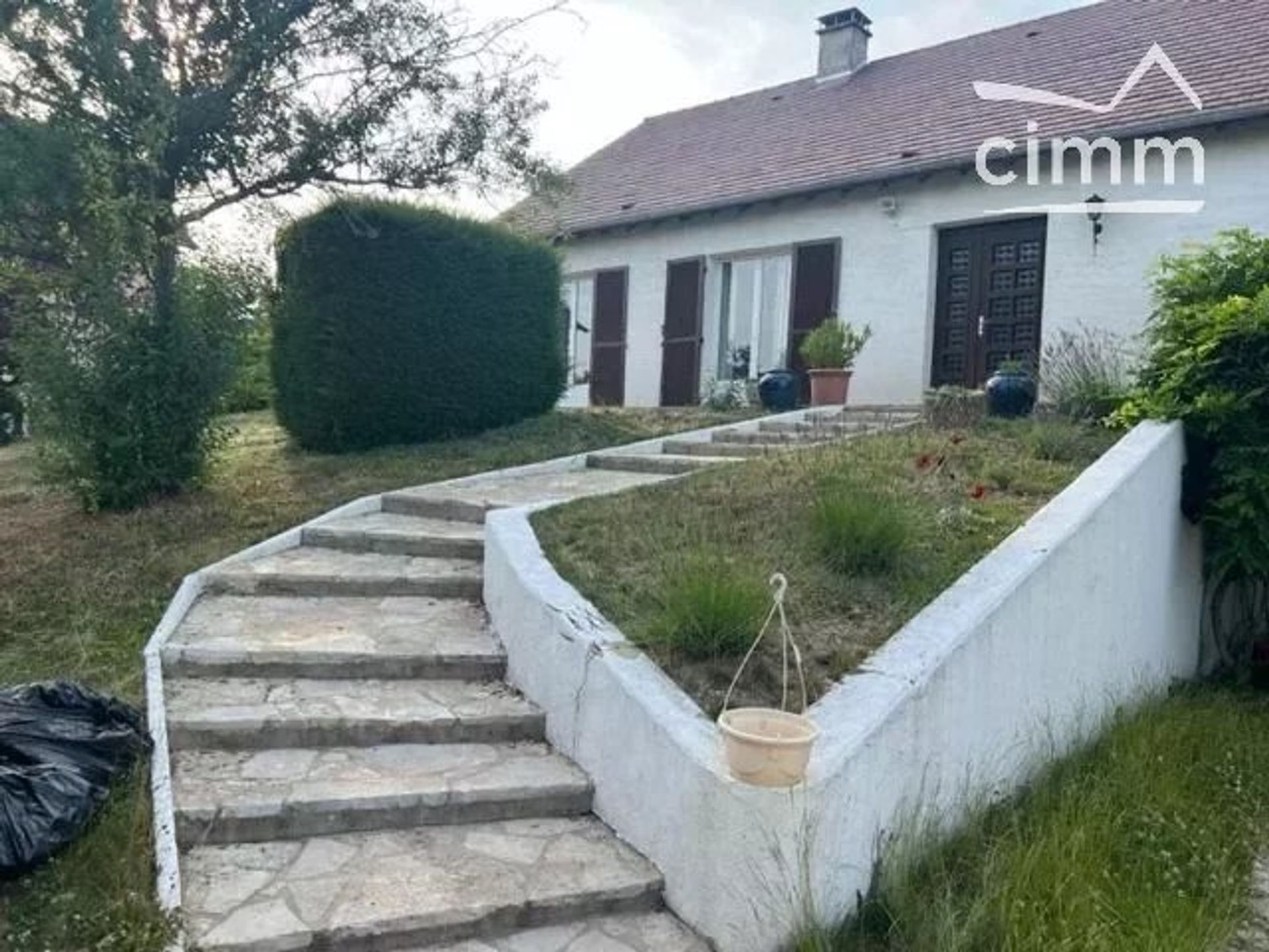 Casa nel Dompierre-sur-Besbre, Auvergne-Rhone-Alpes 11885522