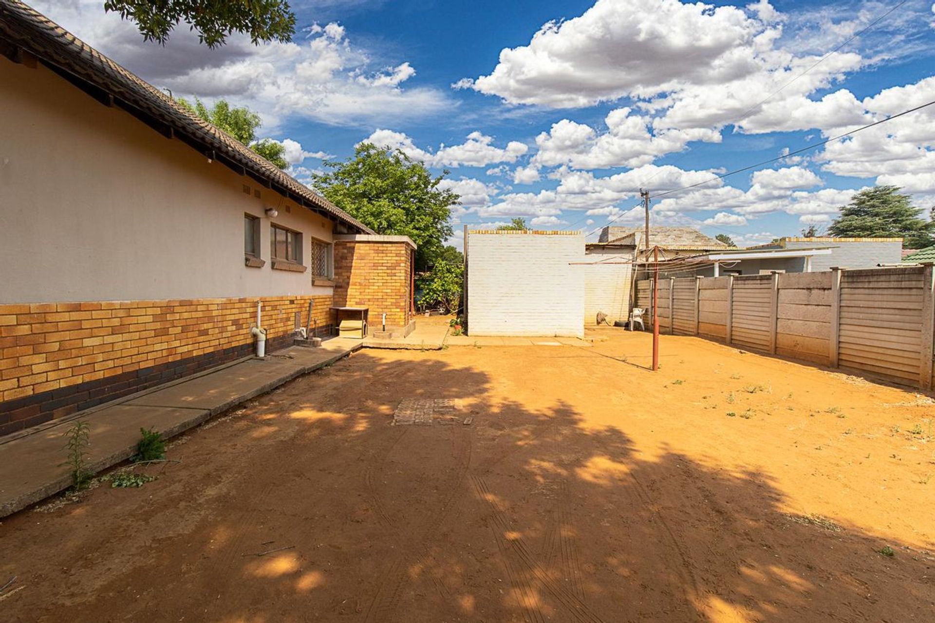 بيت في Stilfontein, North West 11885968