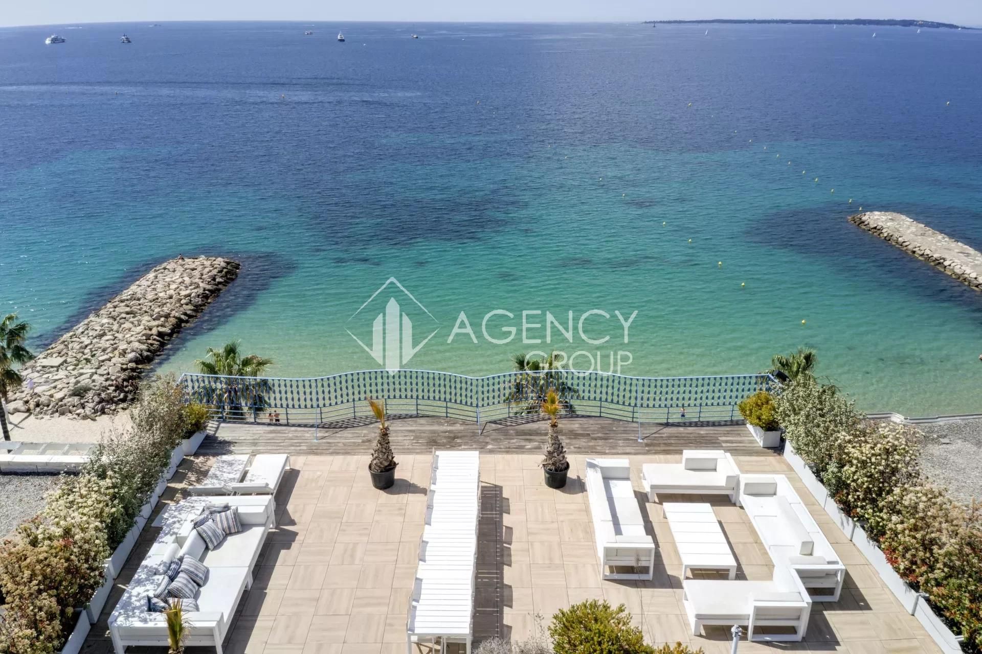 Condominium in Antibes, Provence-Alpes-Côte d'Azur 11886194