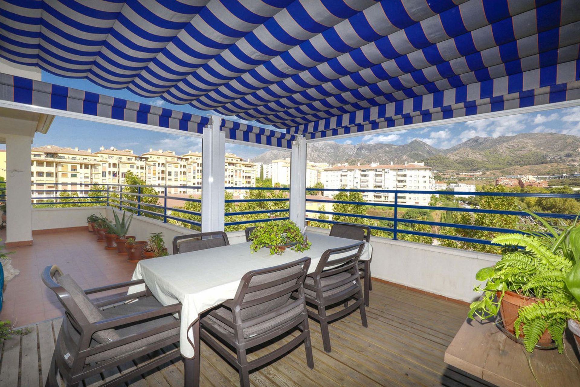 Condominium dans Marbella, Andalusia 11887462