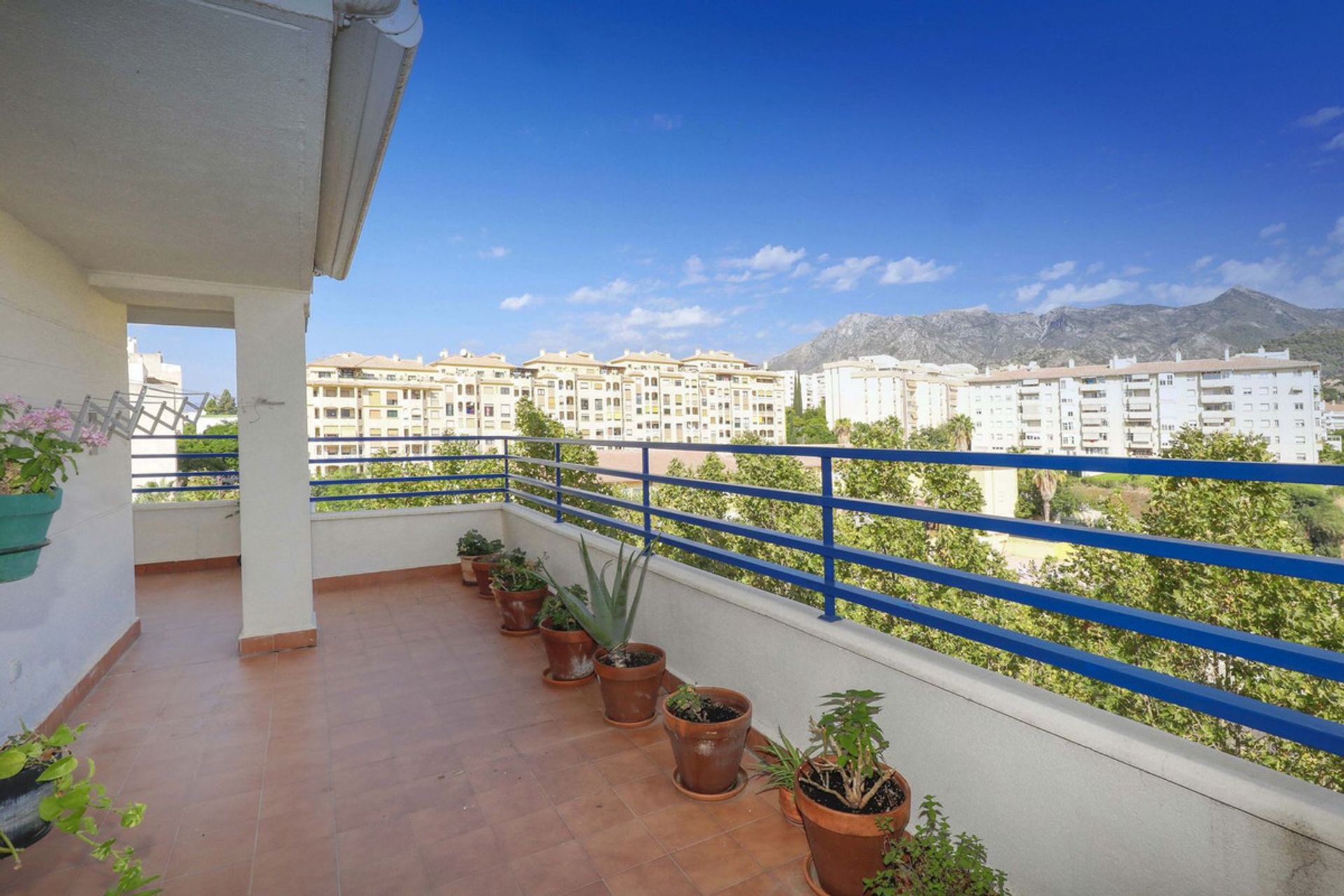 Condominium in Marbella, Andalusia 11887462