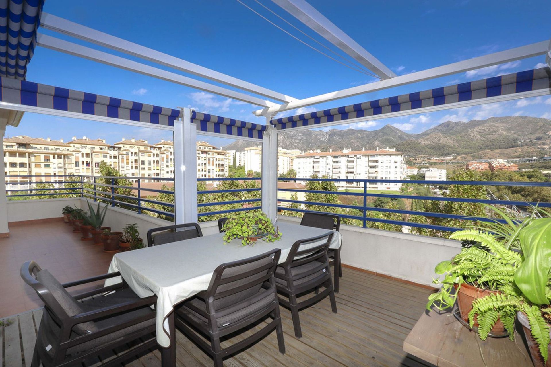 Condominium in Marbella, Andalusia 11887462