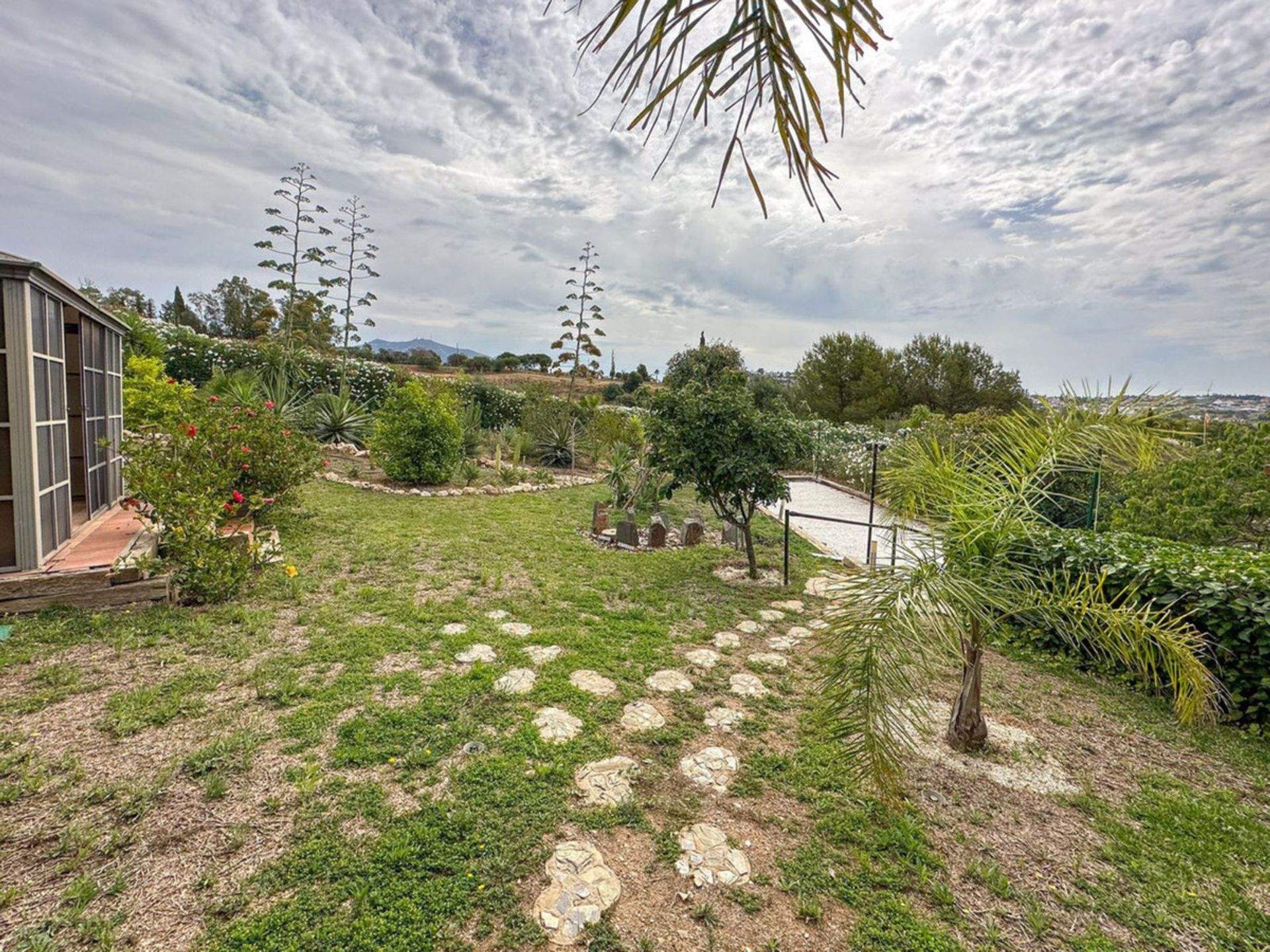 Tanah dalam Las Lagunas de Mijas, Andalucía 11887652