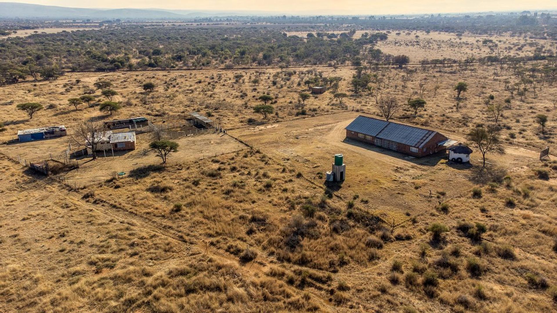 Land im Warmbäder, Limpopo 11888777